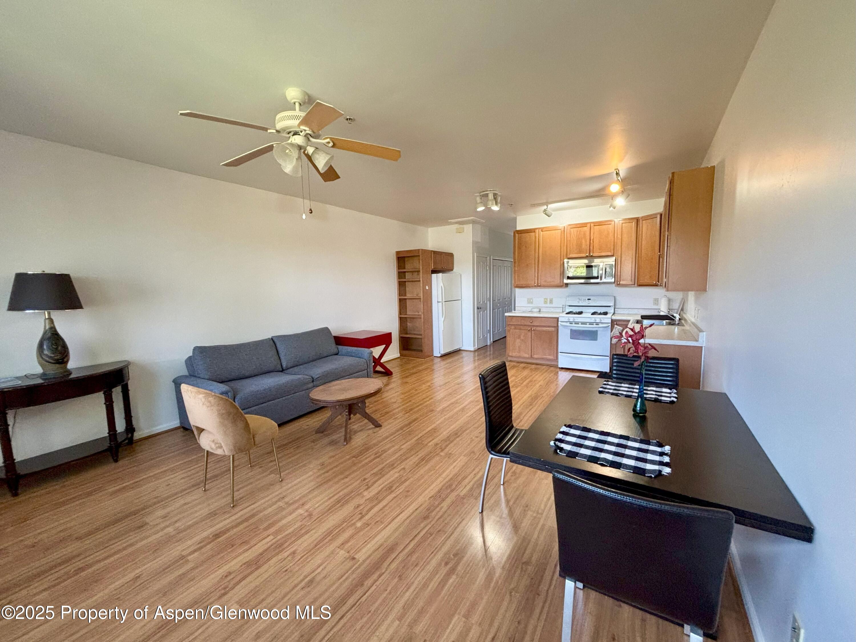 712 Lakeside Drive Property Photo 3