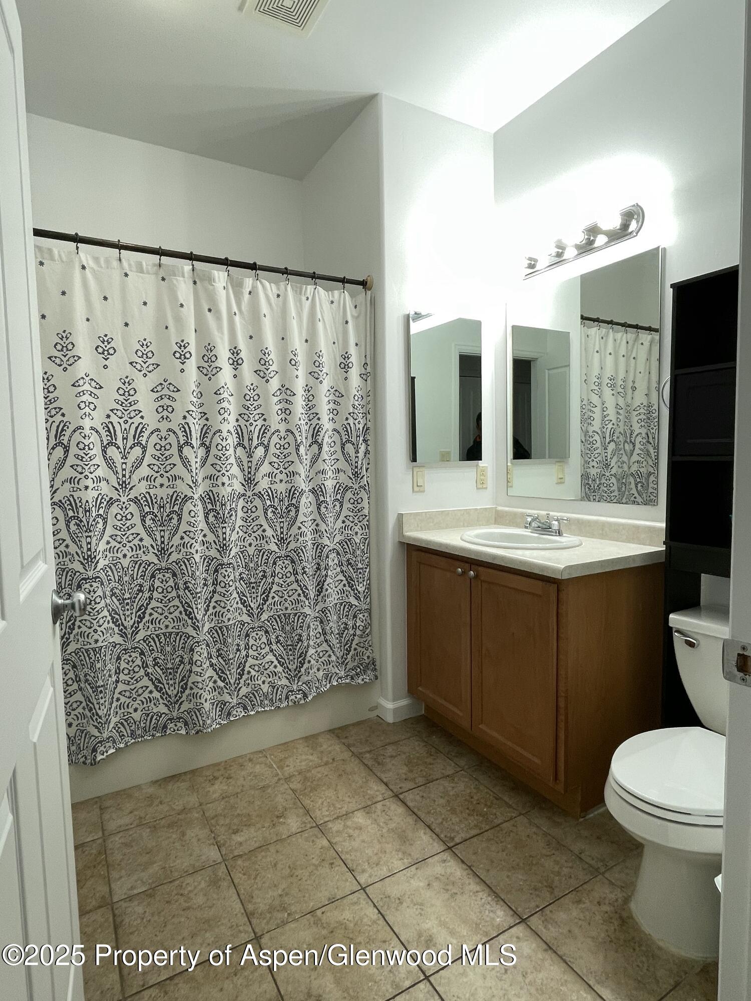 712 Lakeside Drive Property Photo 7