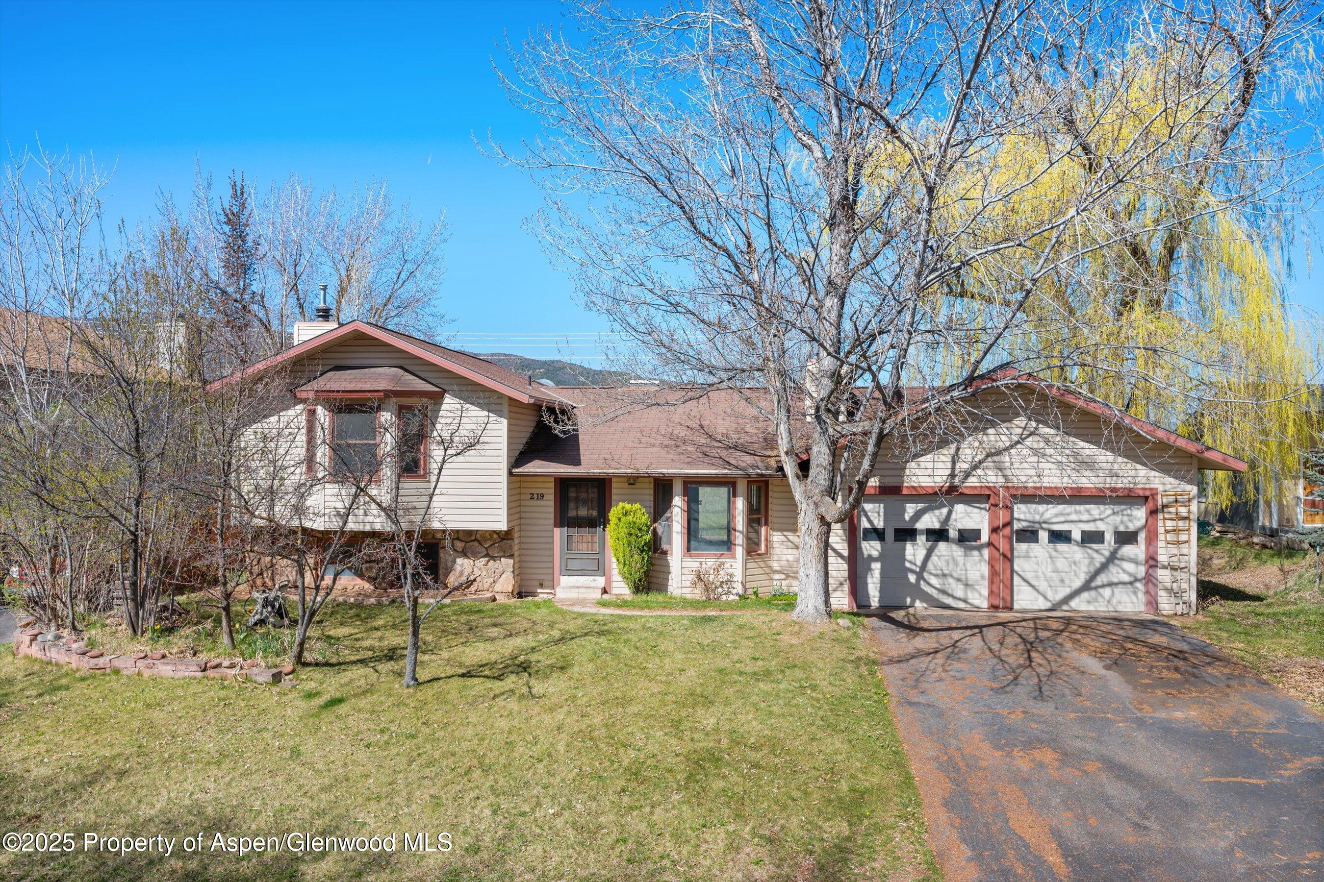 219 Arapahoe Property Photo