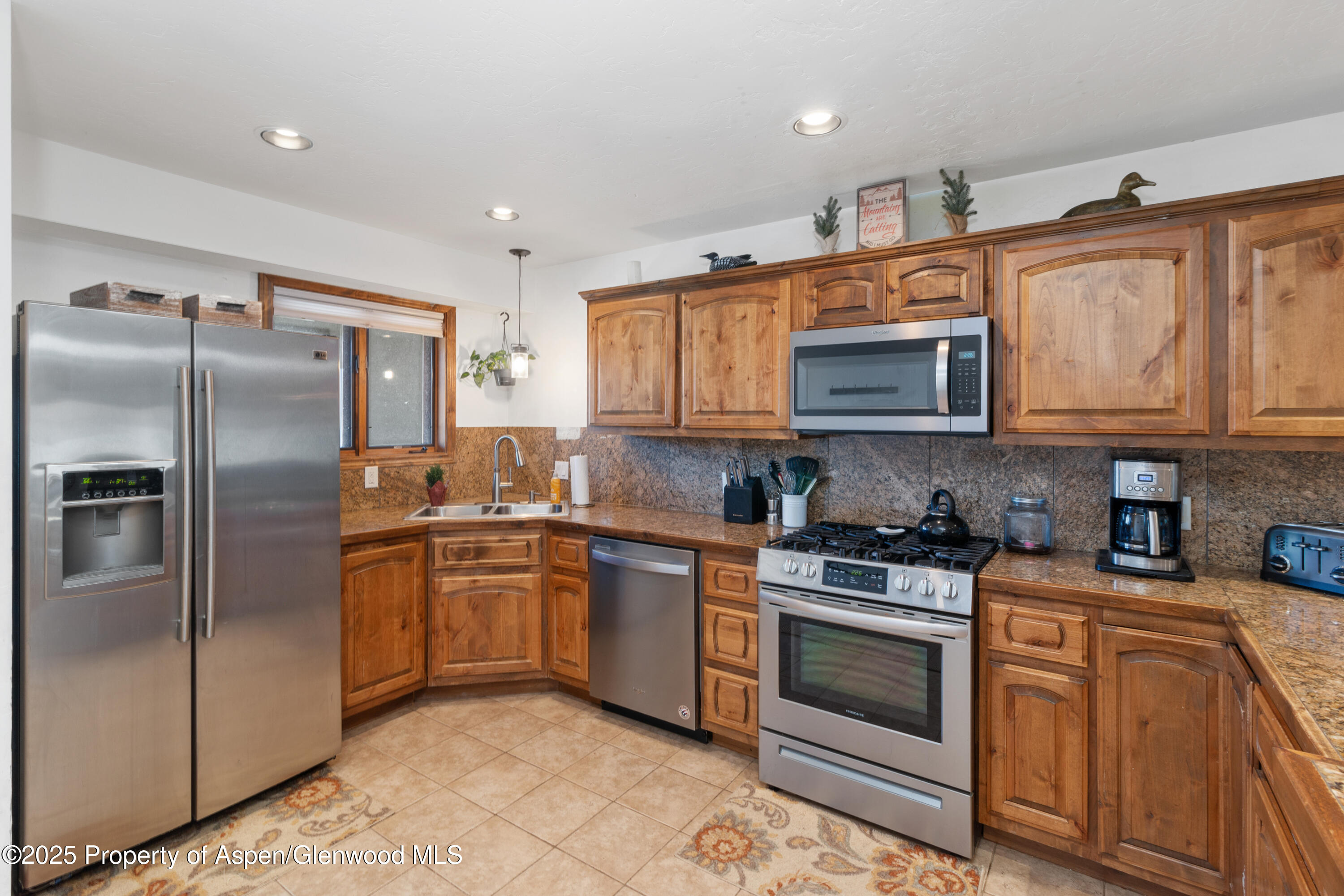 1468 W Main Street Property Photo 1