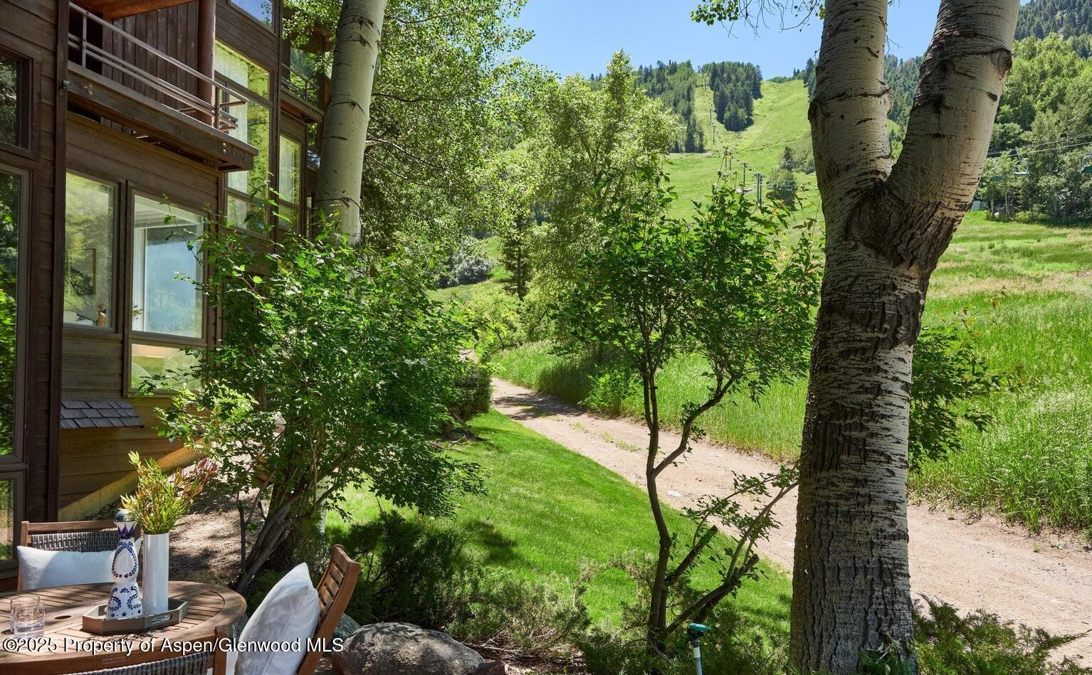 800 S Monarch Street 13 Property Photo 16