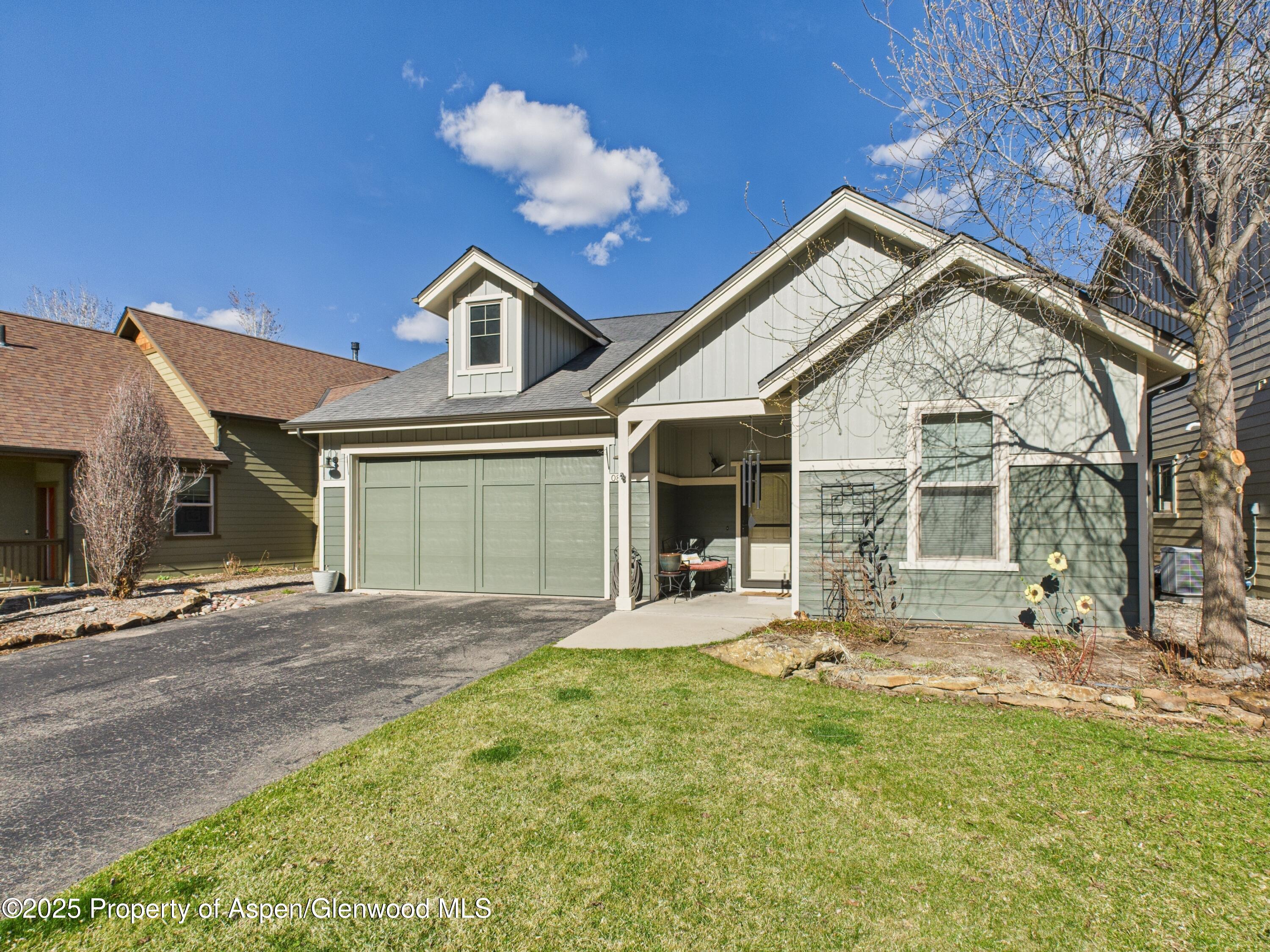 838 River Bend Way Property Photo