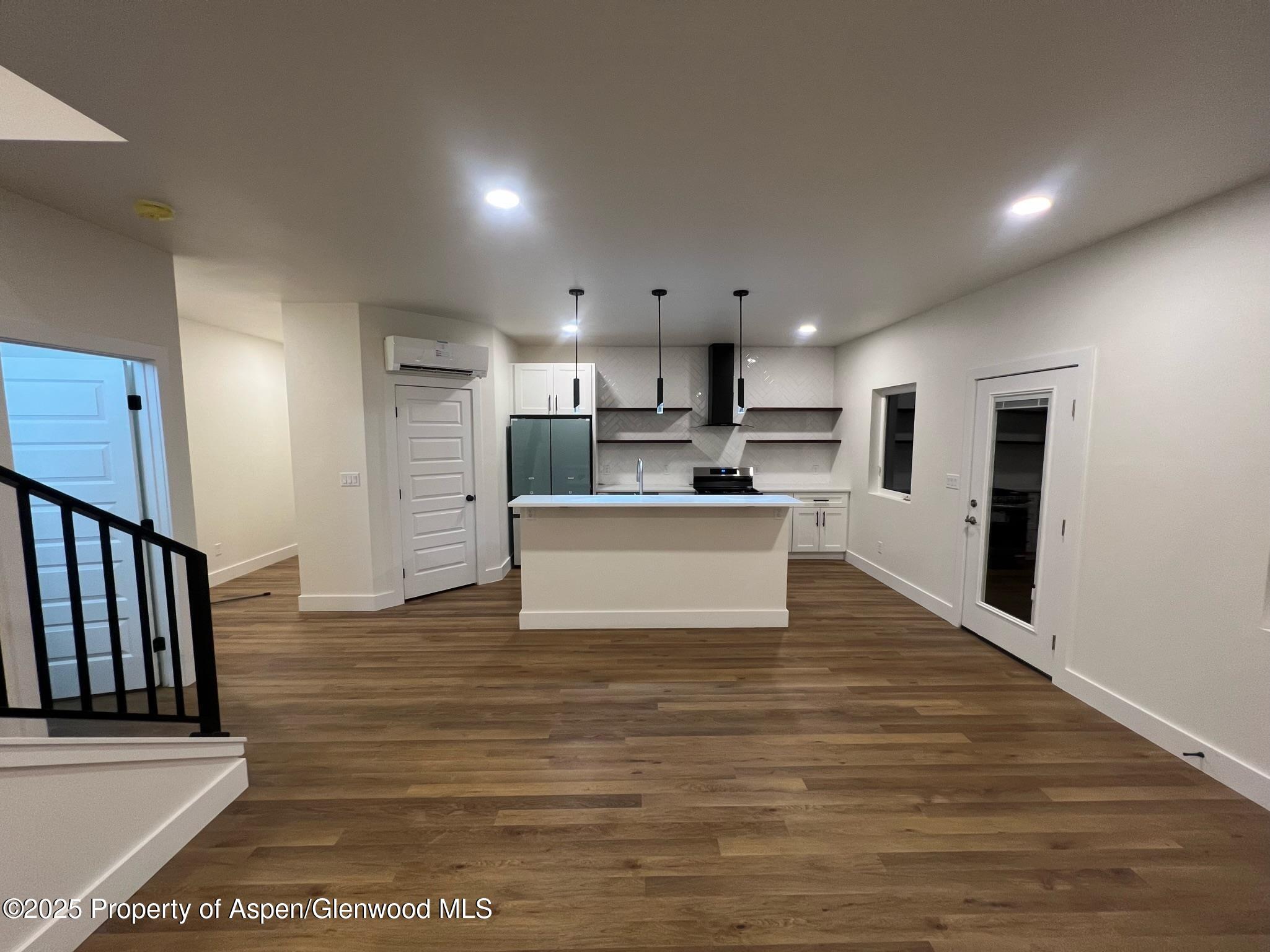 2398 Ridge Circle, C Property Photo 4