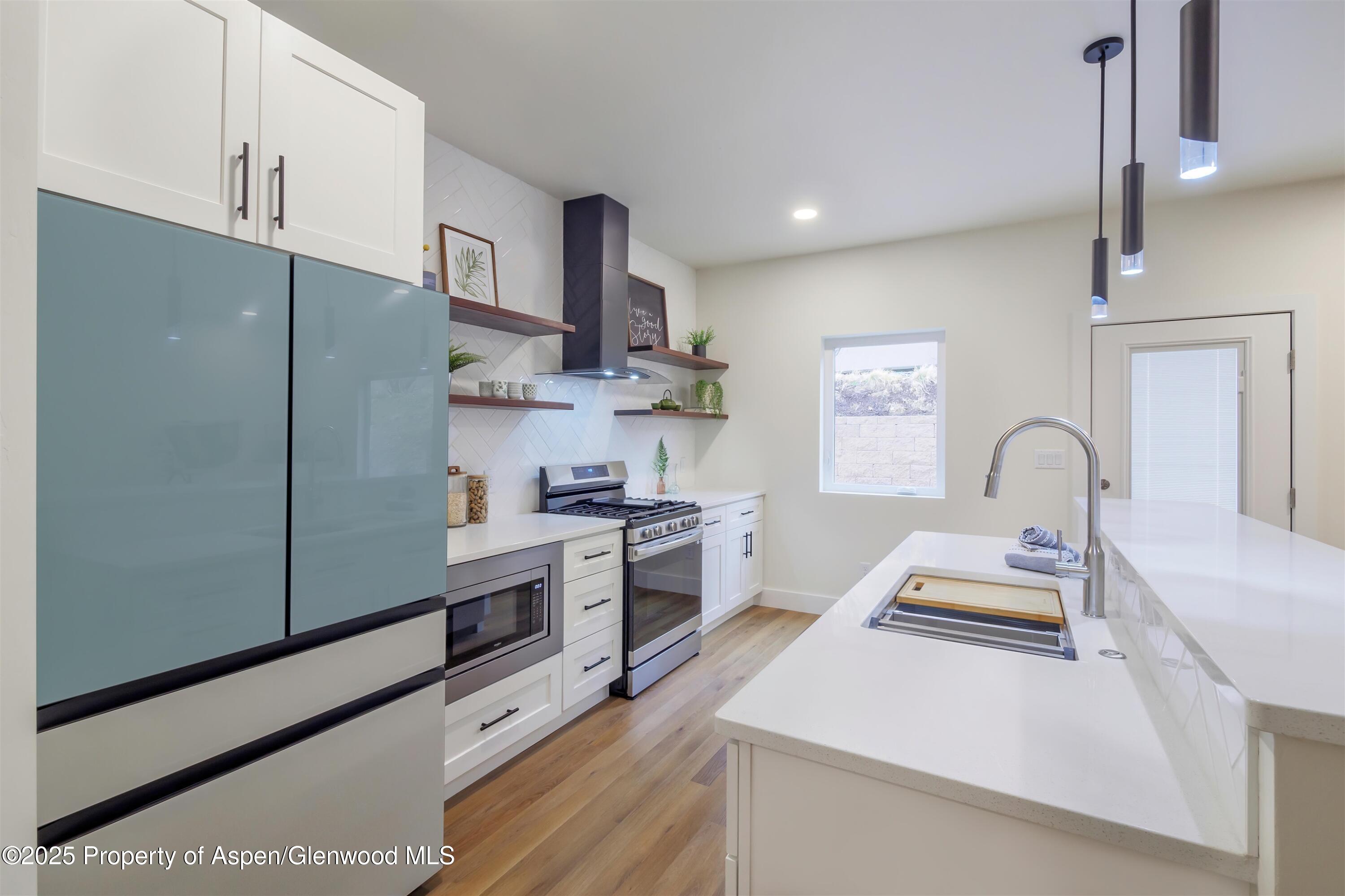 2398 Ridge Circle, C Property Photo 5