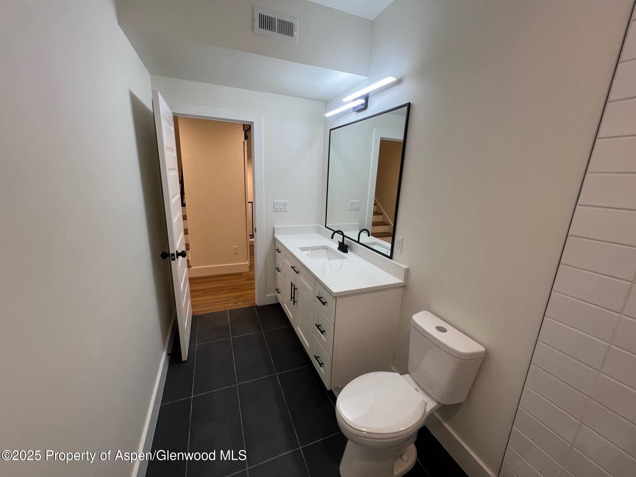 2398 Ridge Circle, C Property Photo 16