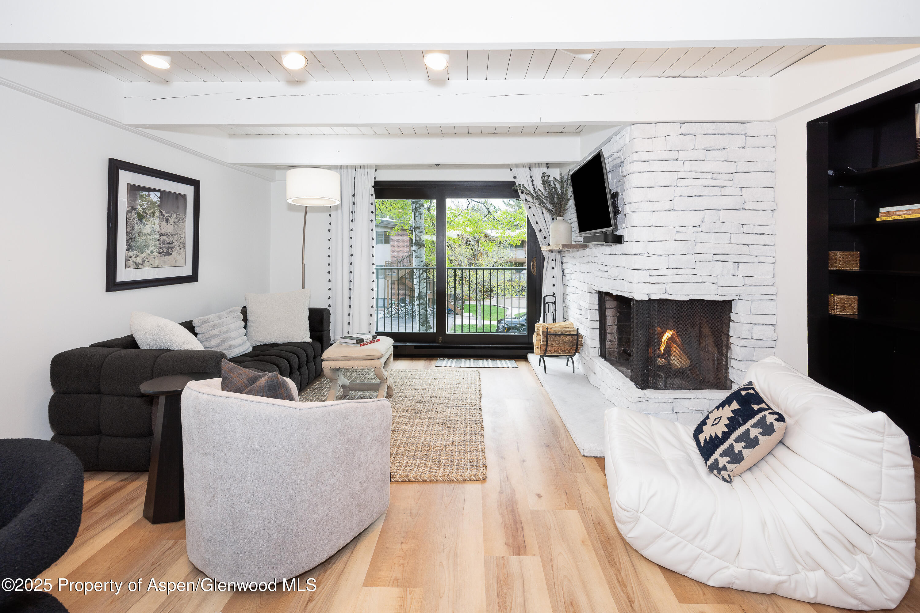 901 E Hyman Avenue, 4 Property Photo 3