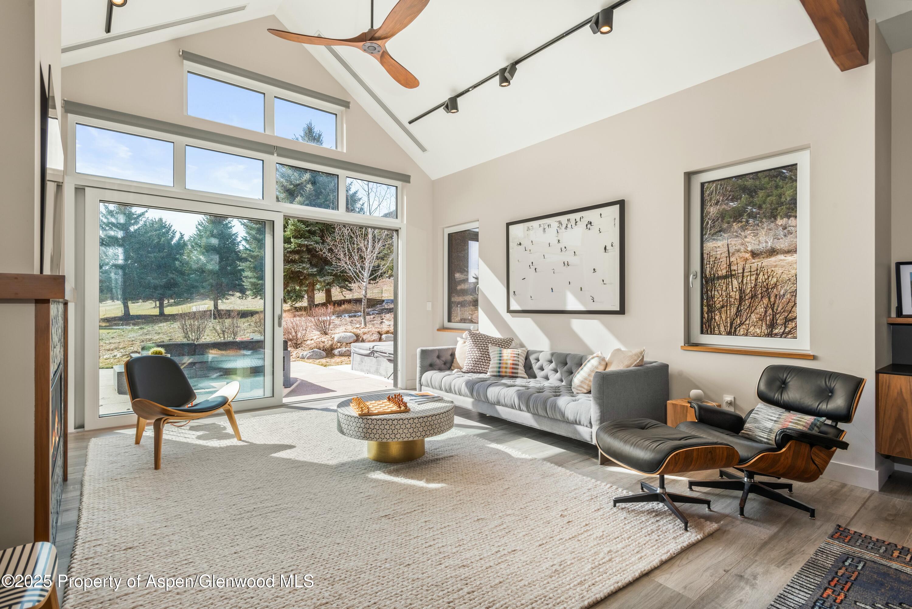 649 Saddleback Road Property Photo 8