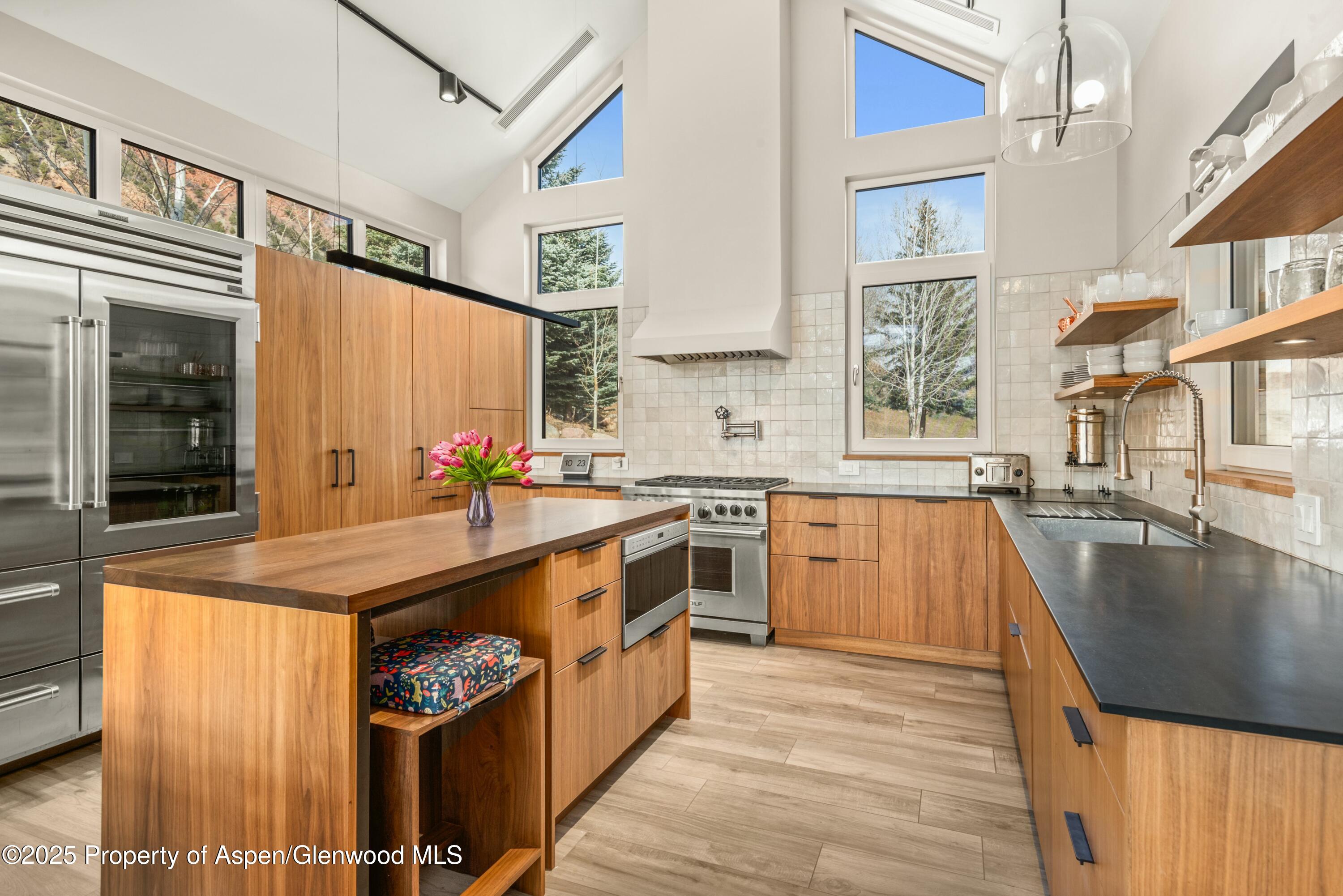649 Saddleback Road Property Photo 14