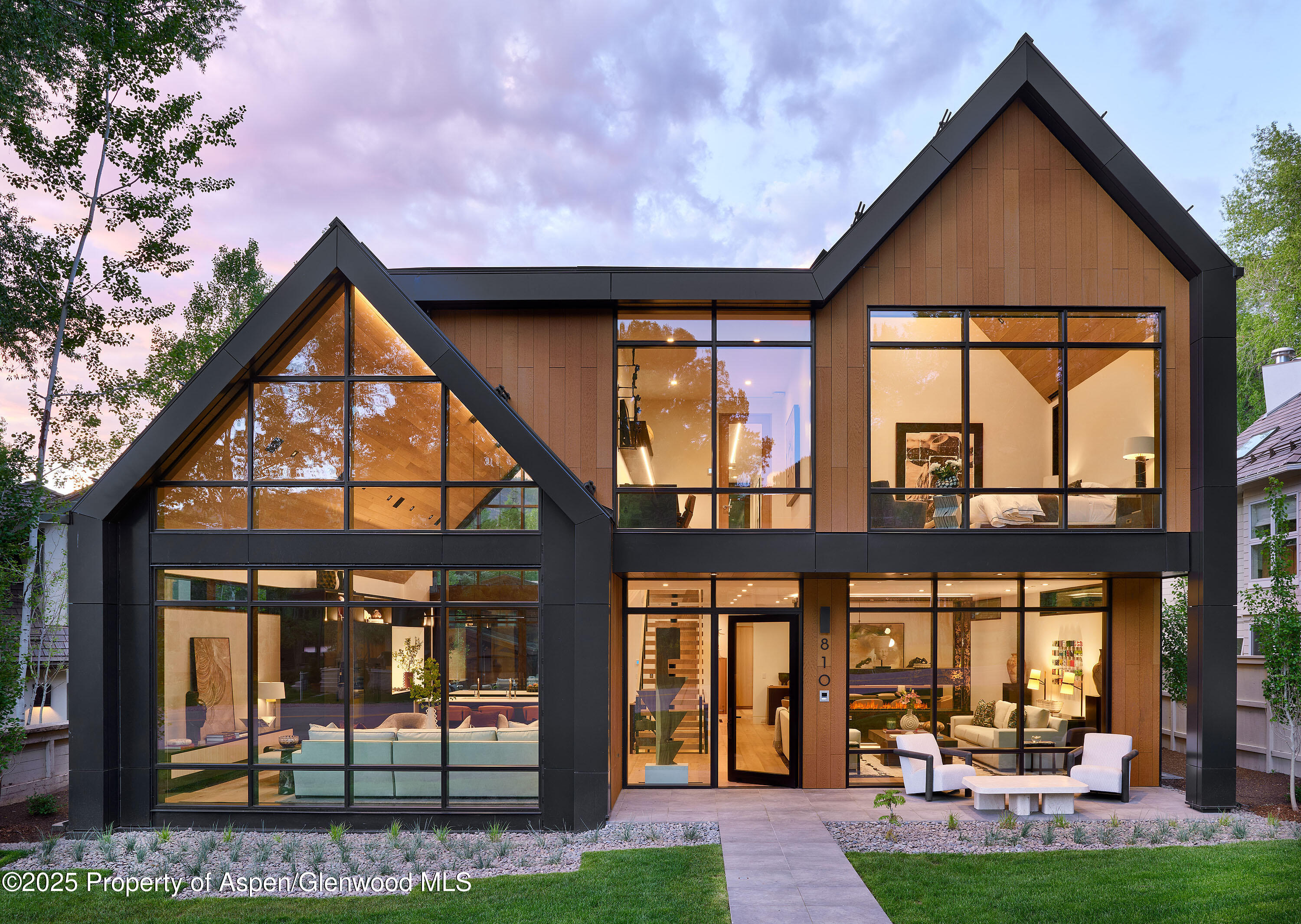 810 W Smuggler Street Property Photo 1