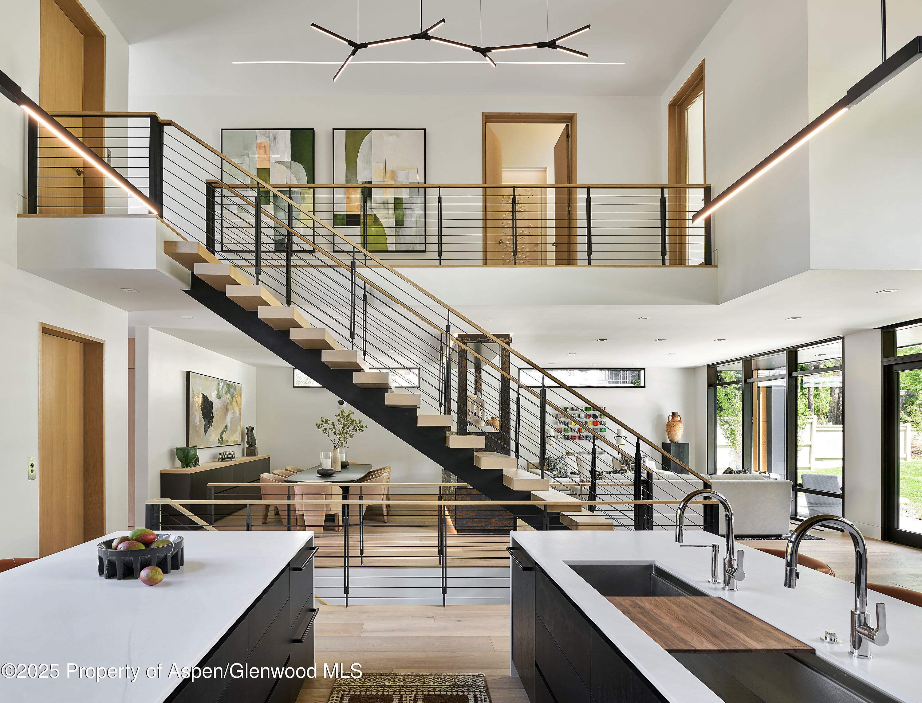 810 W Smuggler Street Property Photo 7