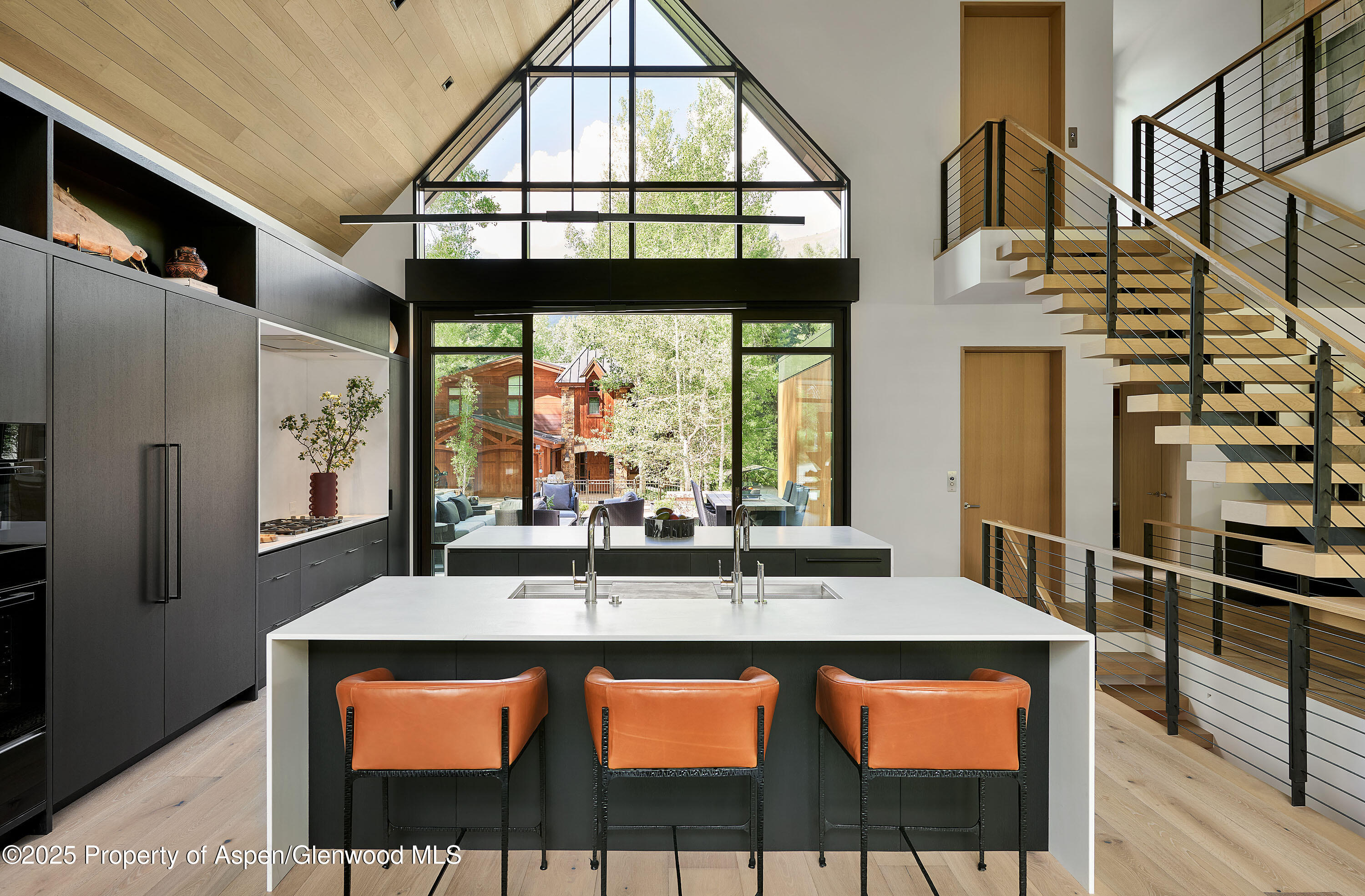 810 W Smuggler Street Property Photo 8