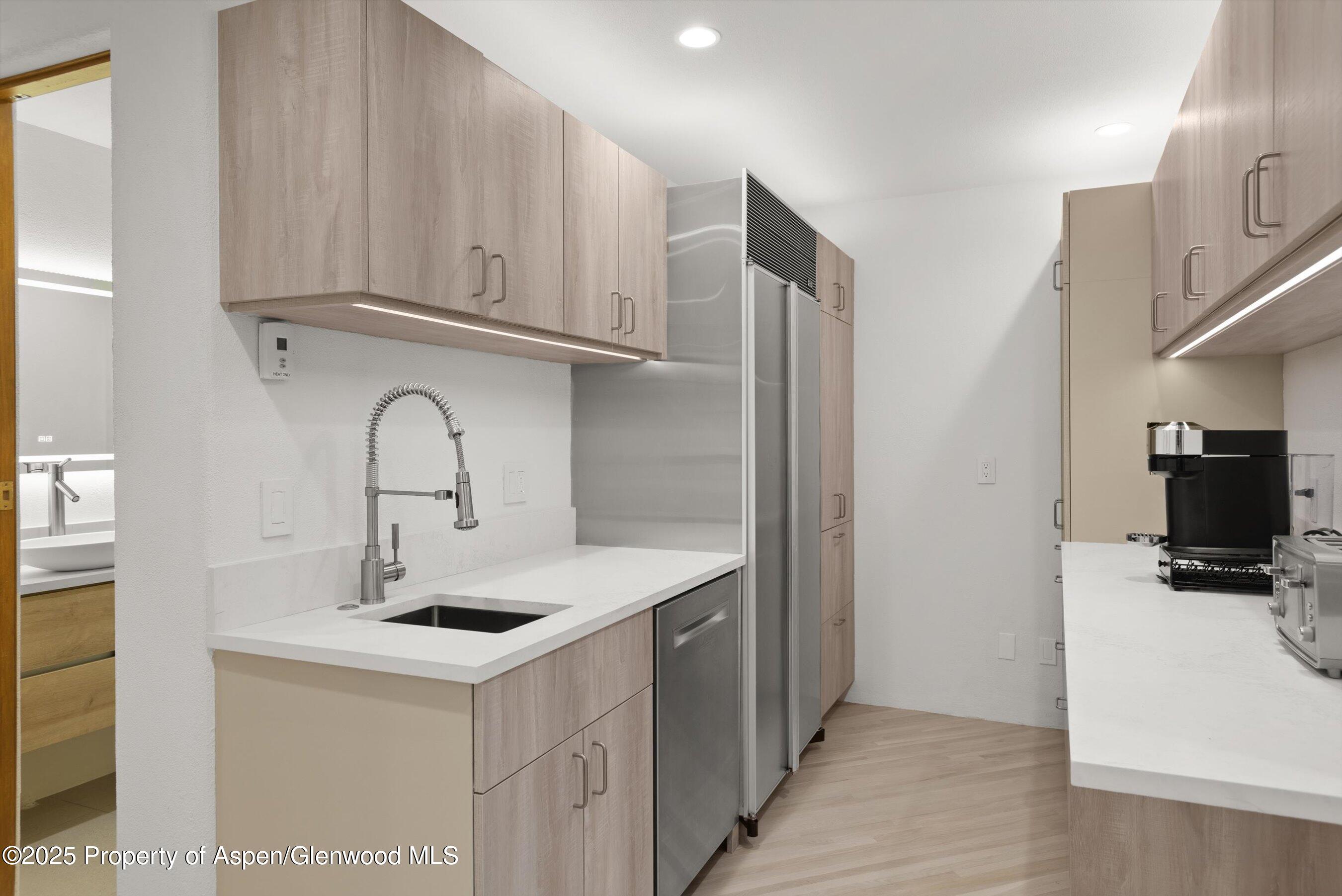 699 Eppley Drive Property Photo 15