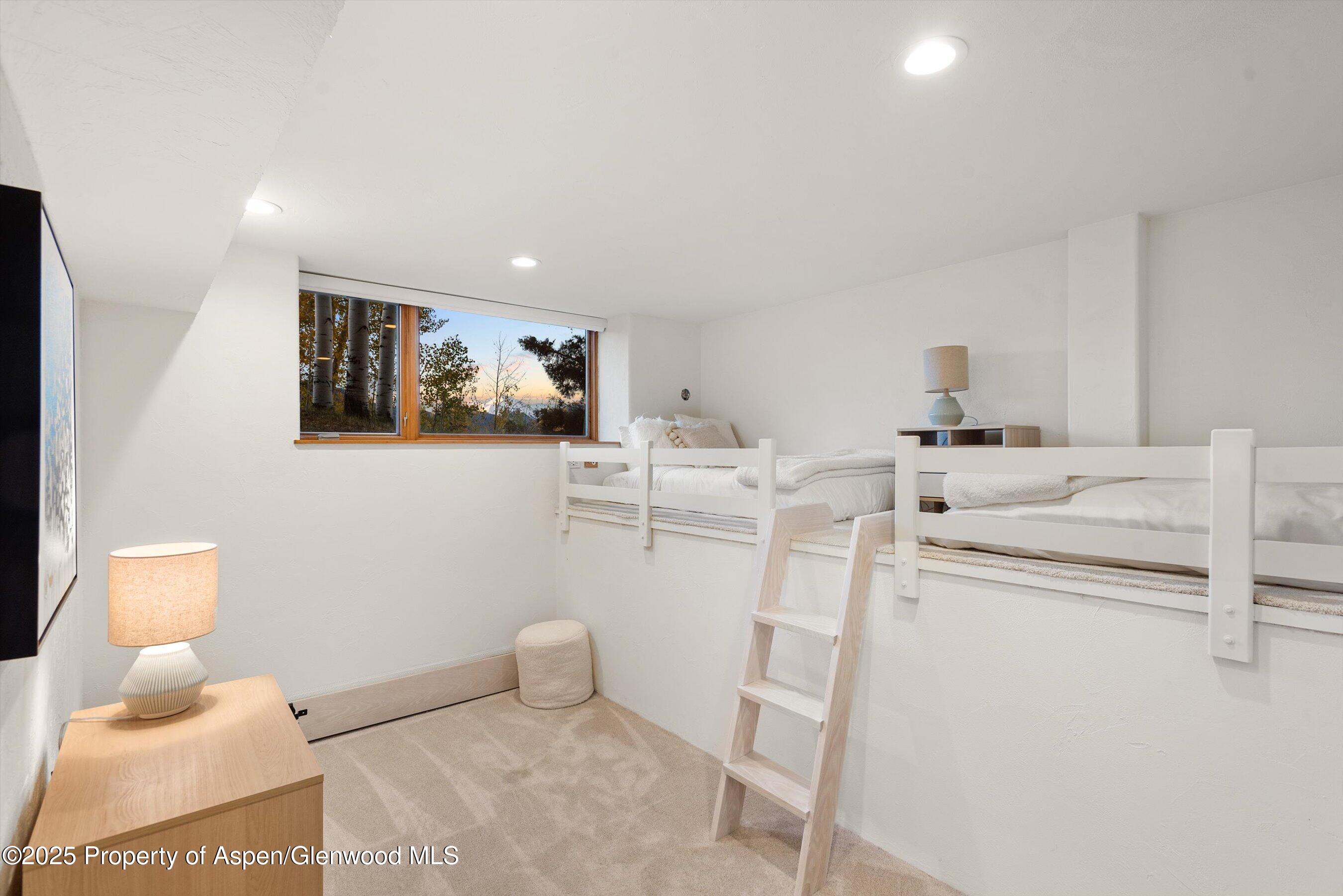 699 Eppley Drive Property Photo 27