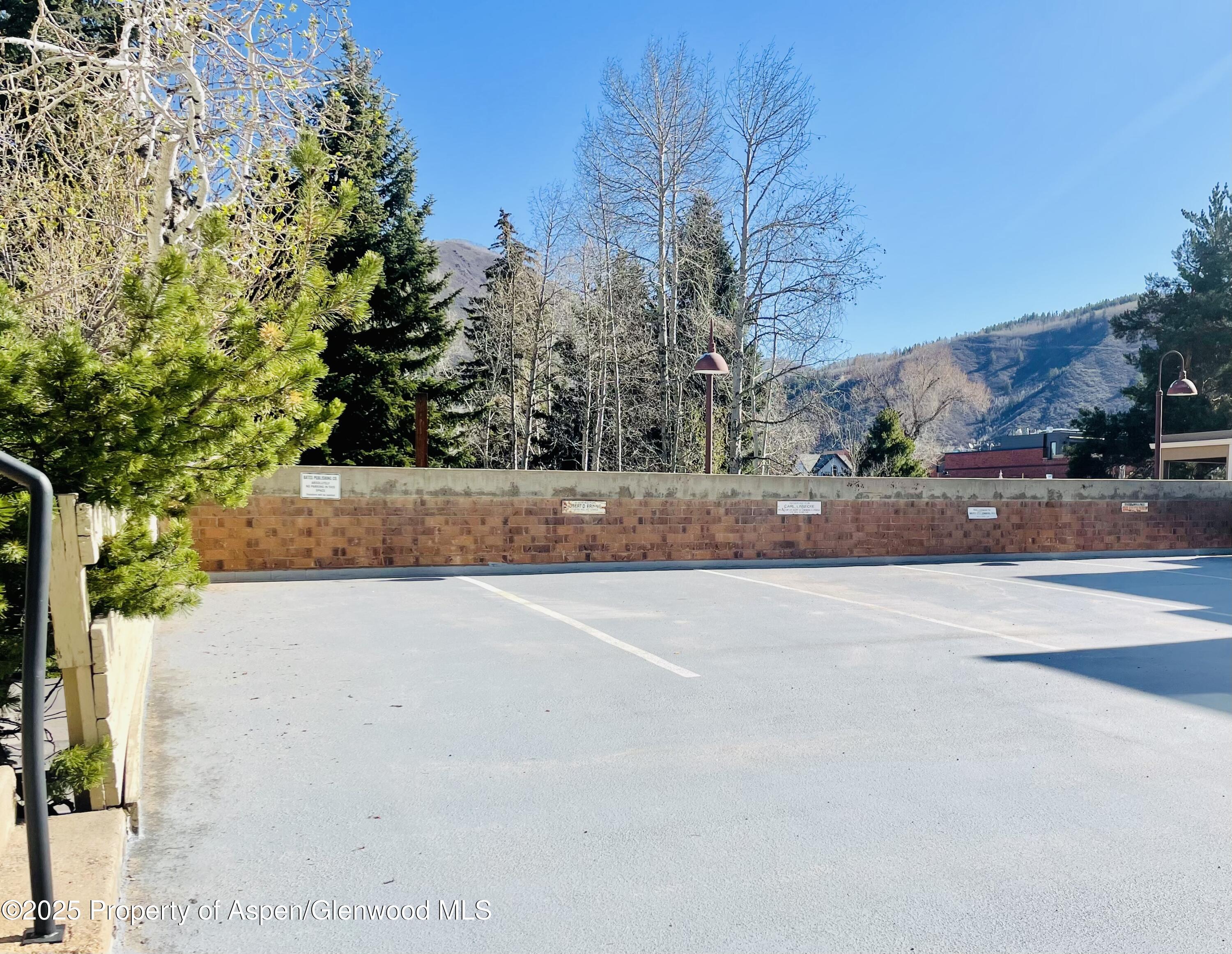 215 S Monarch Street, Pcu22 Property Photo 1