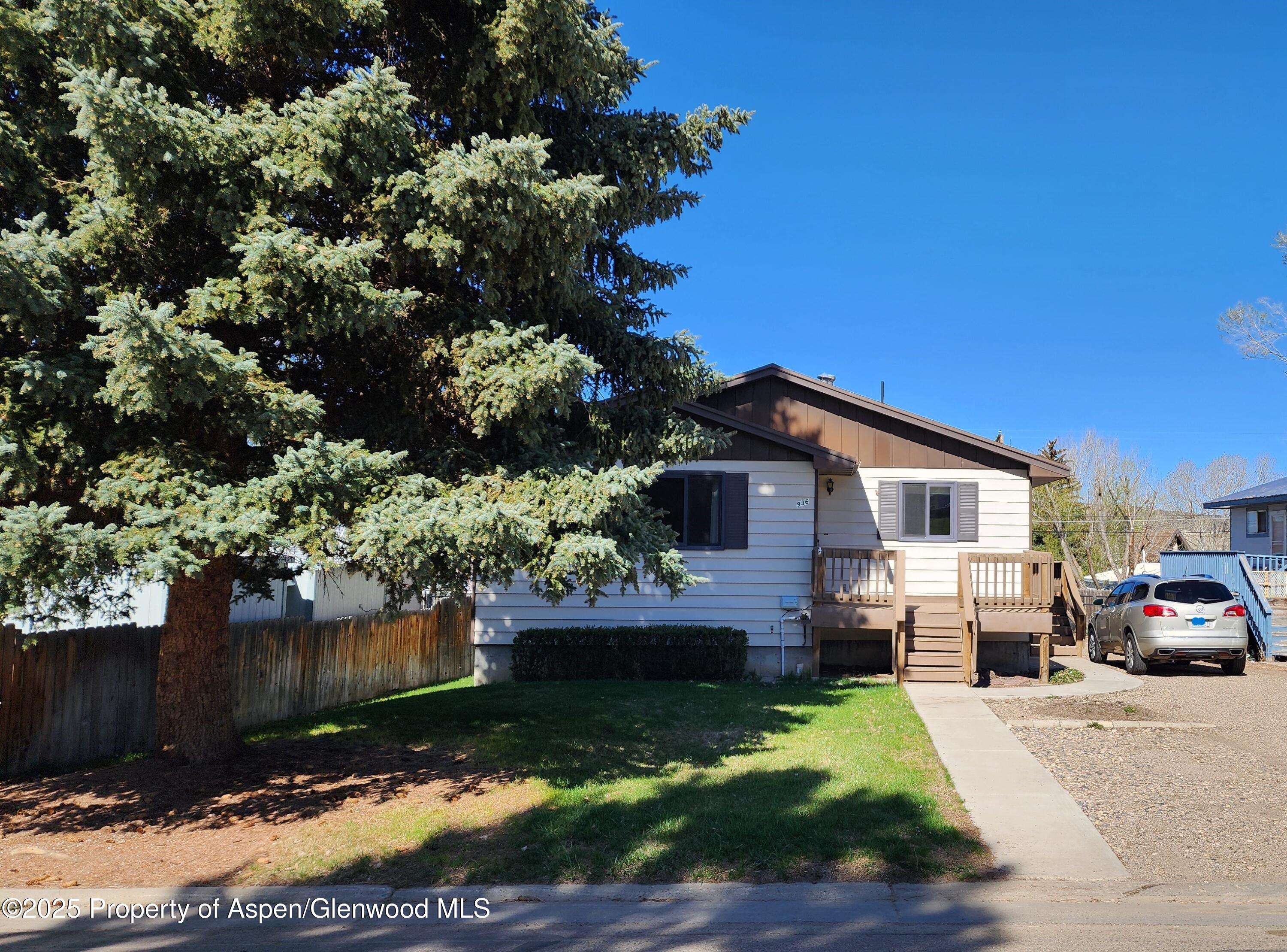 936 Legion Street Property Photo 1