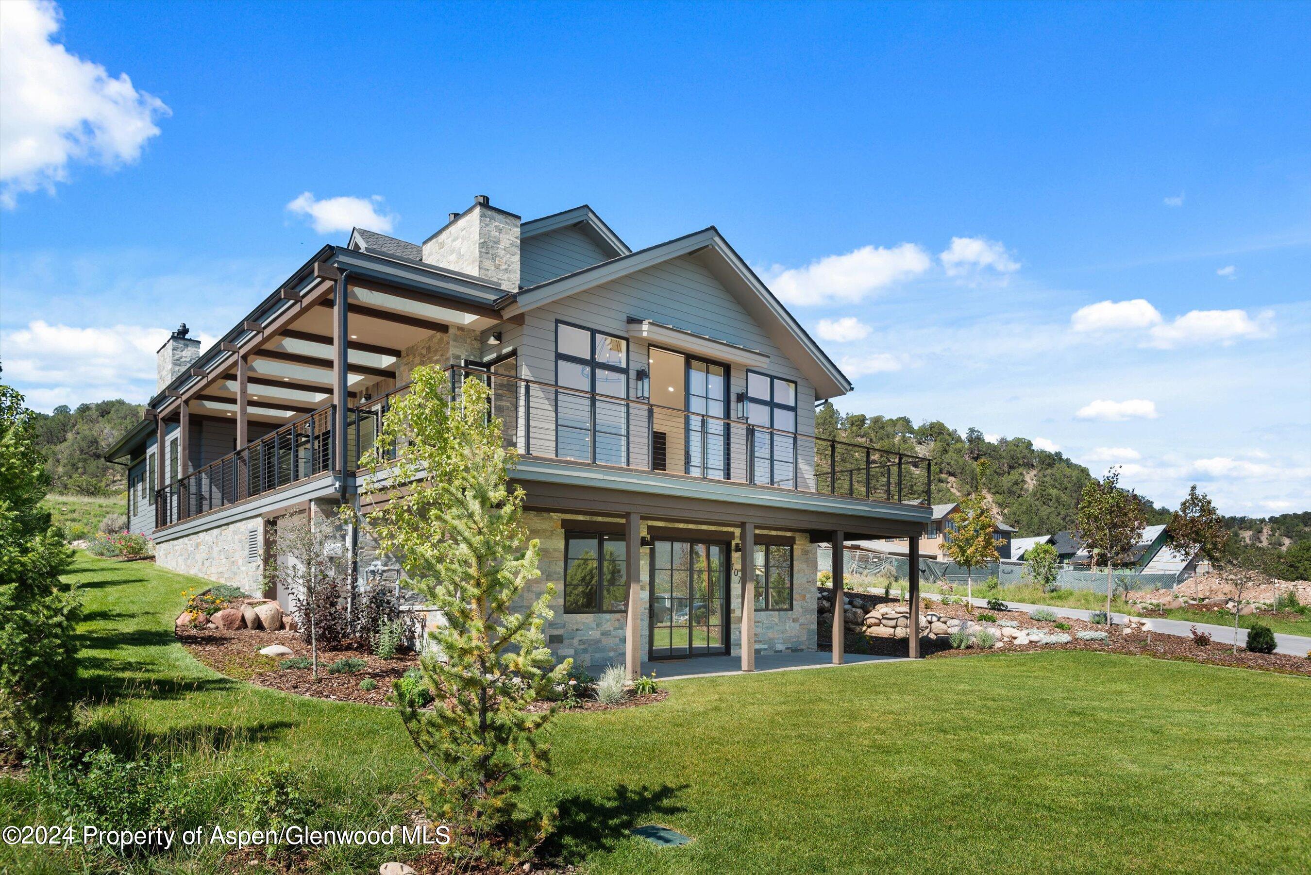 107 BOWLES Drive Property Photo 1
