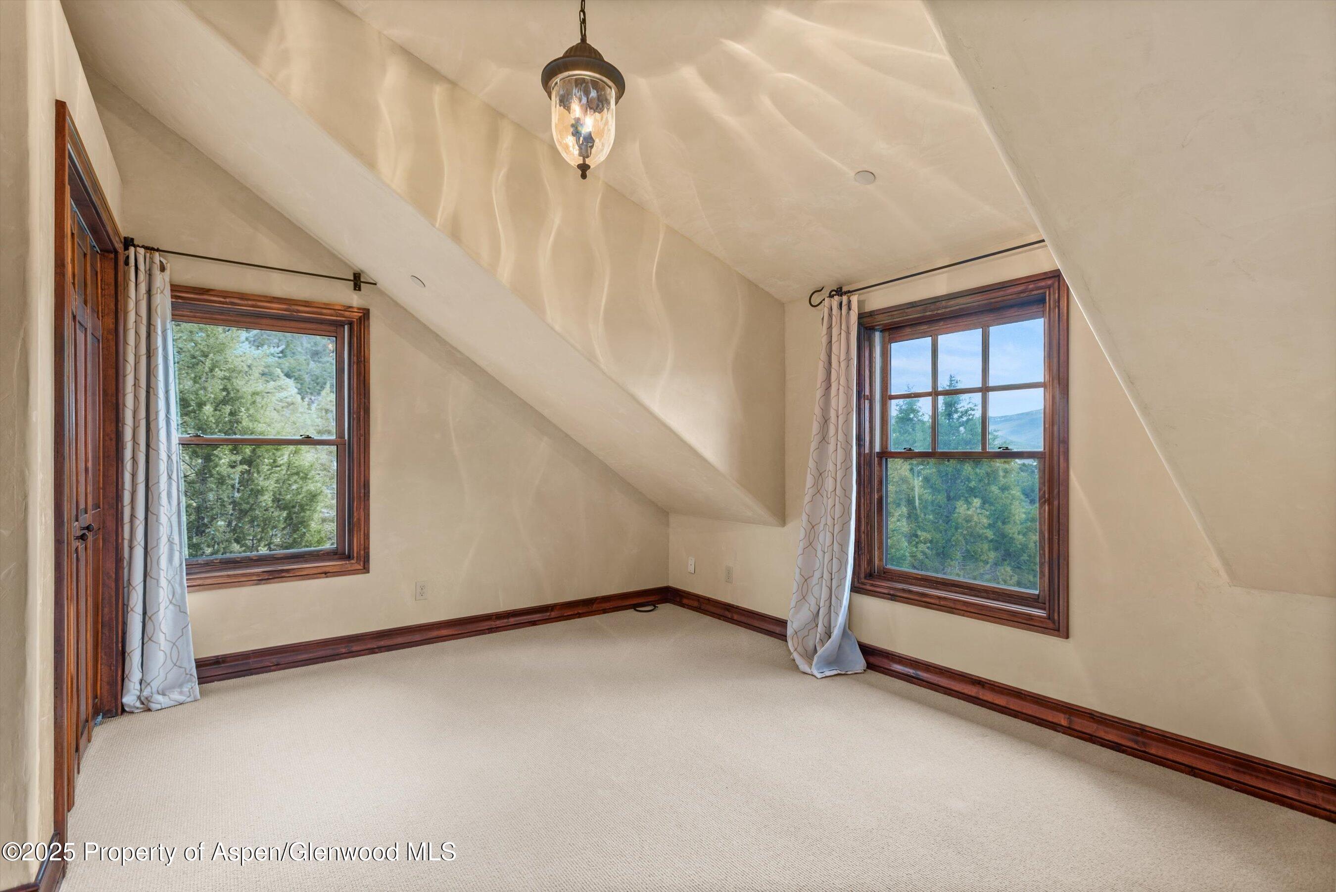 845 Hillcrest Drive Property Photo 29
