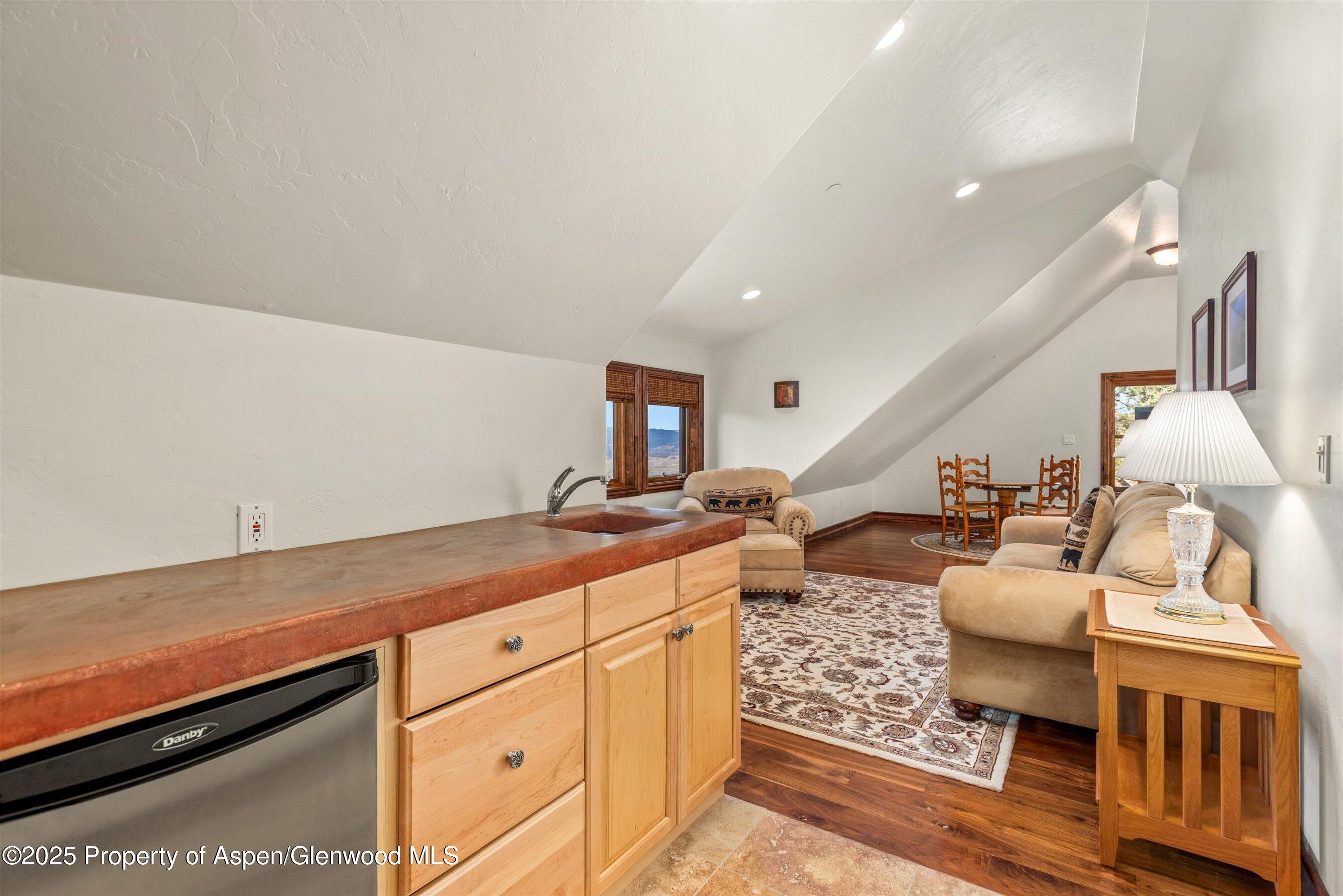 845 Hillcrest Drive Property Photo 38