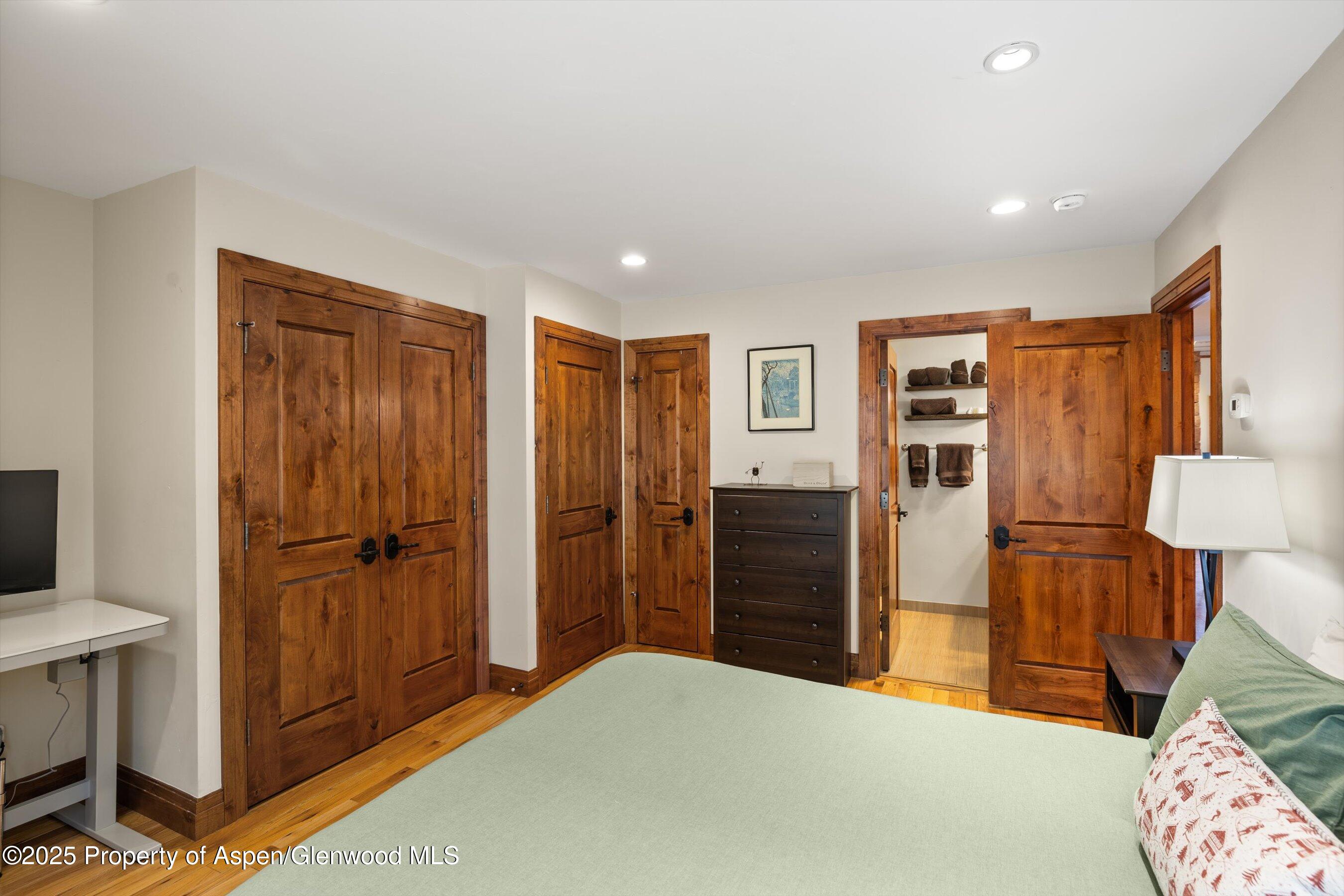 35 Lower Woodbridge Road, W 184 Property Photo 17