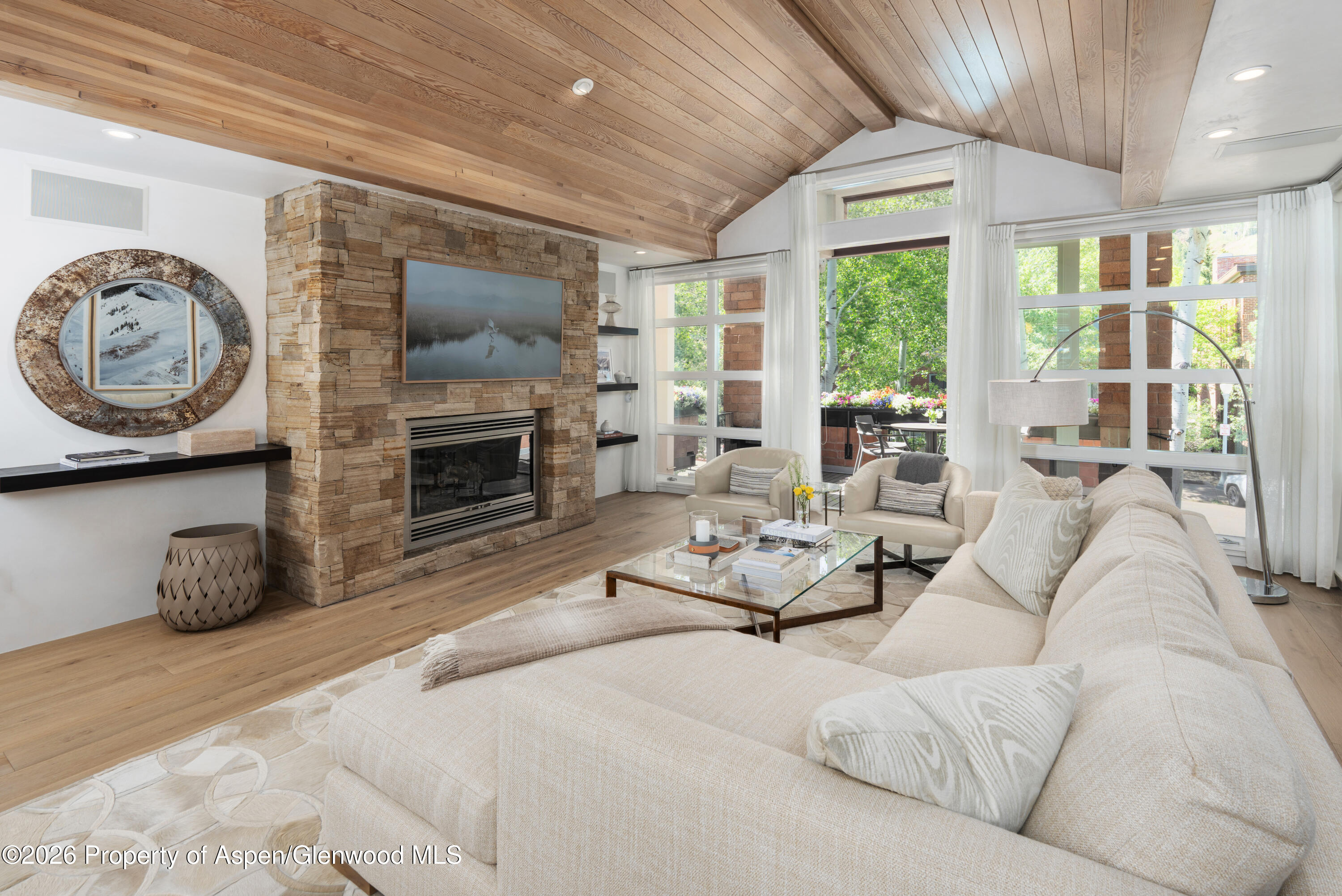 708 E Hyman Avenue Property Photo 11