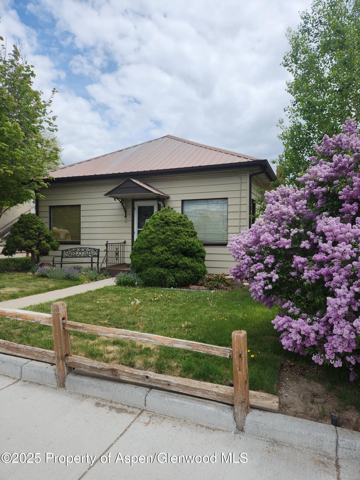 758 Railroad Avenue Property Photo