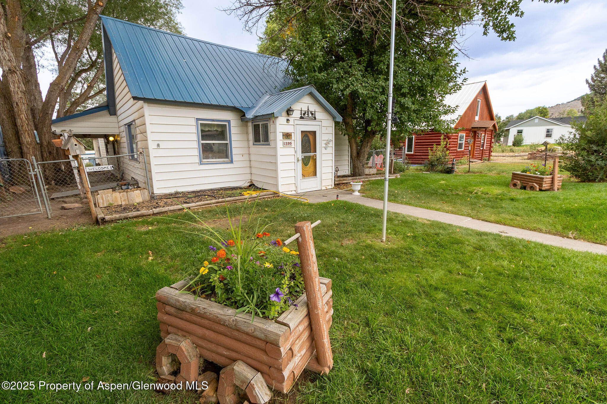 1220 Main Street Property Photo 1