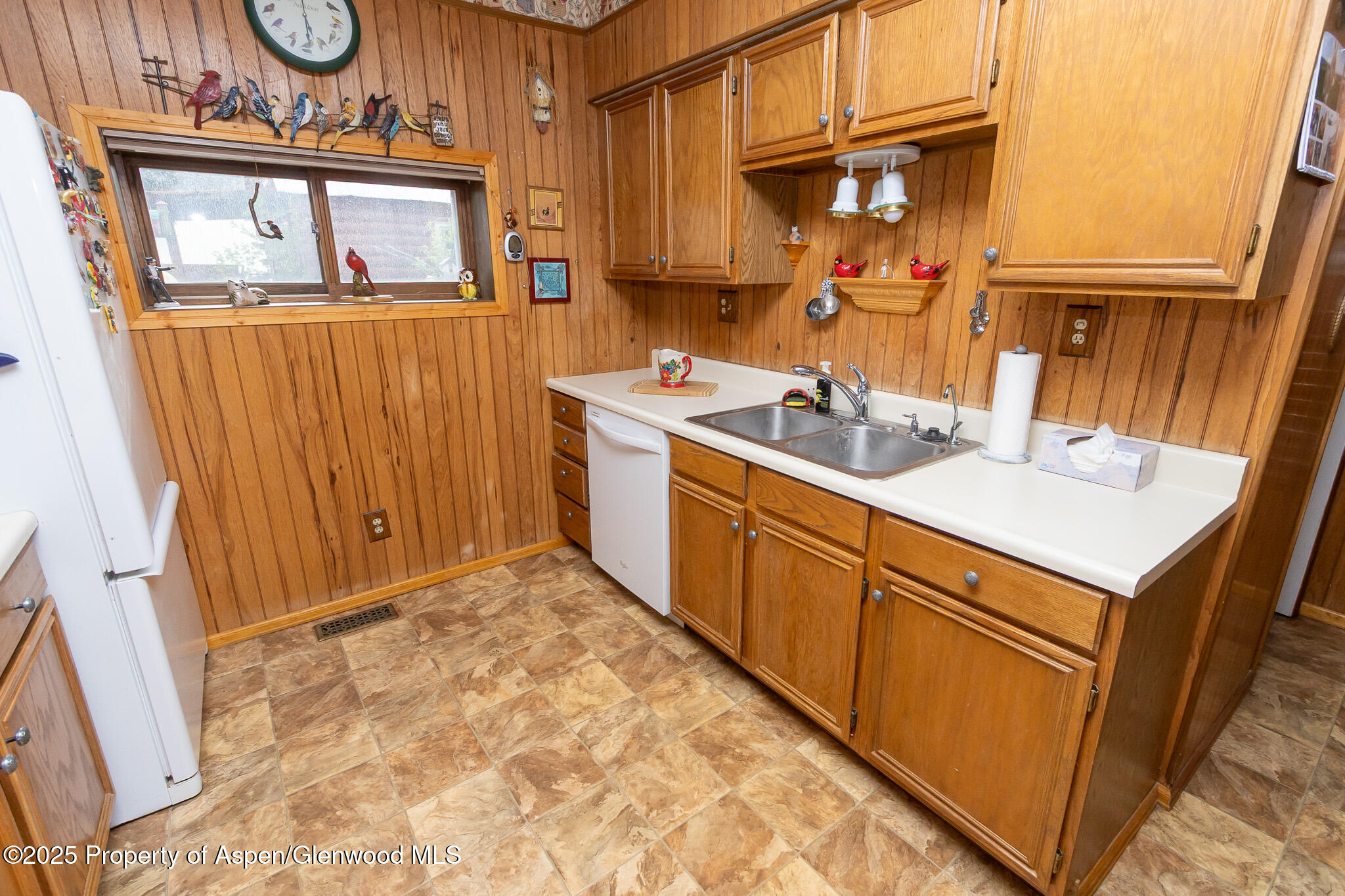 1220 Main Street Property Photo 8