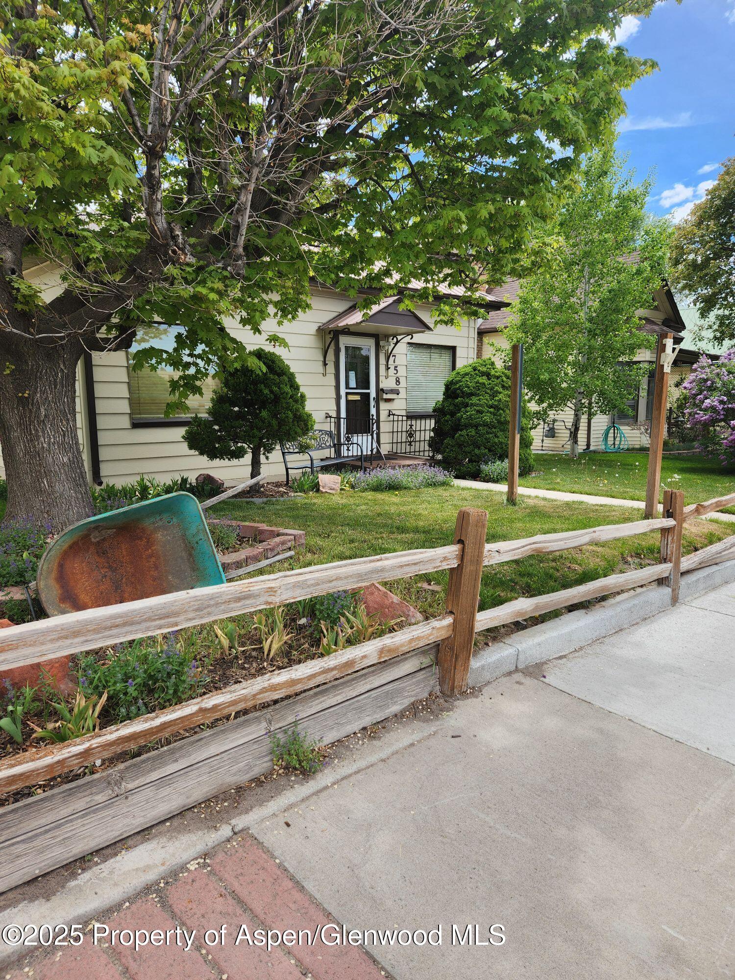 758 Railroad Avenue Property Photo 4