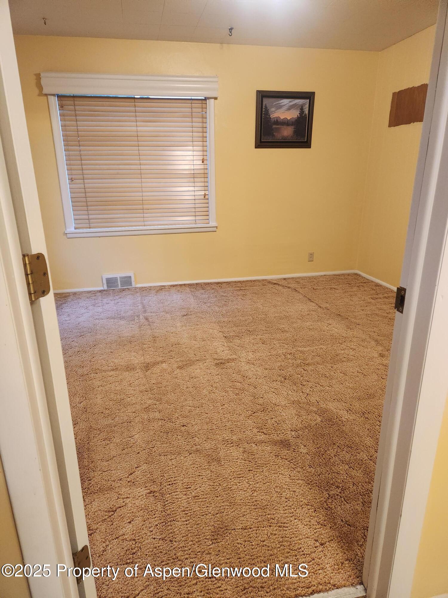 758 Railroad Avenue Property Photo 8