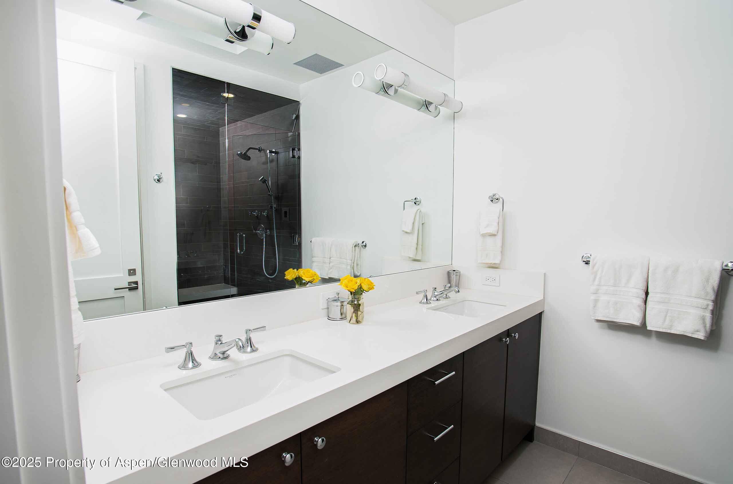 1018 E Hyman Avenue Unit 1 Property Photo 8