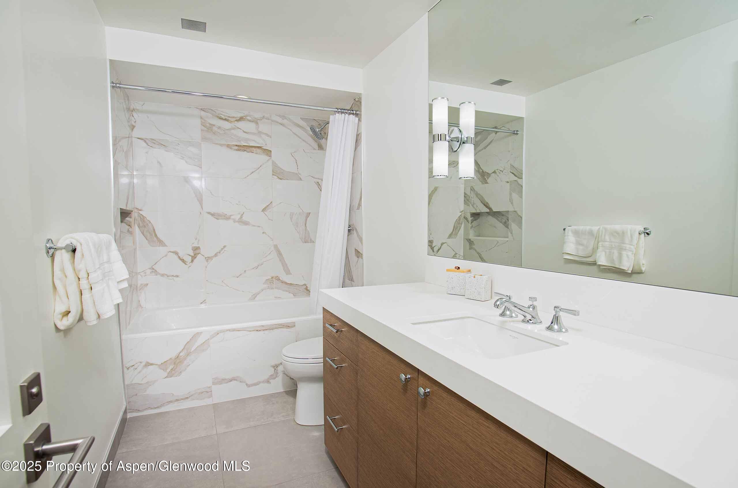 1018 E Hyman Avenue Unit 1 Property Photo 11