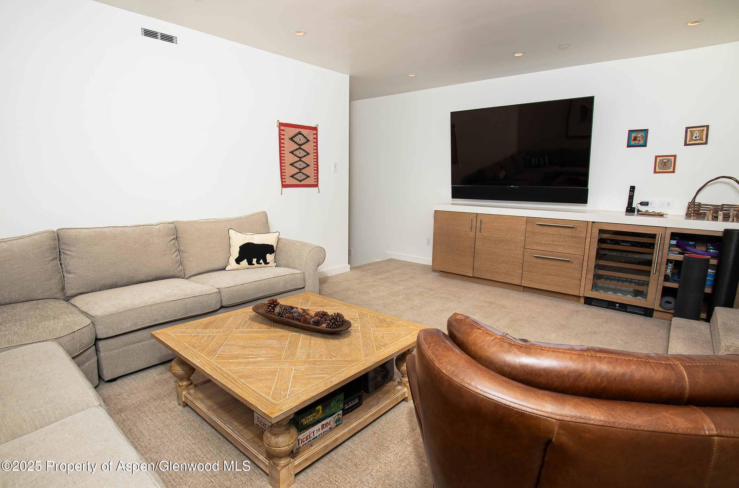 1018 E Hyman Avenue Unit 1 Property Photo 26