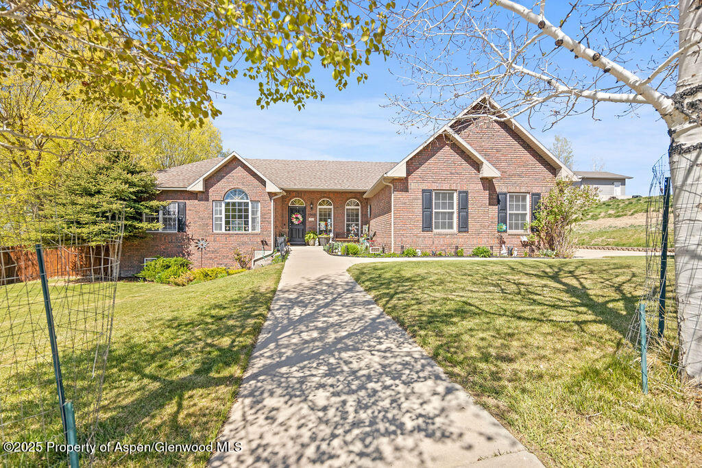 1060 Alta Vista Drive Property Photo