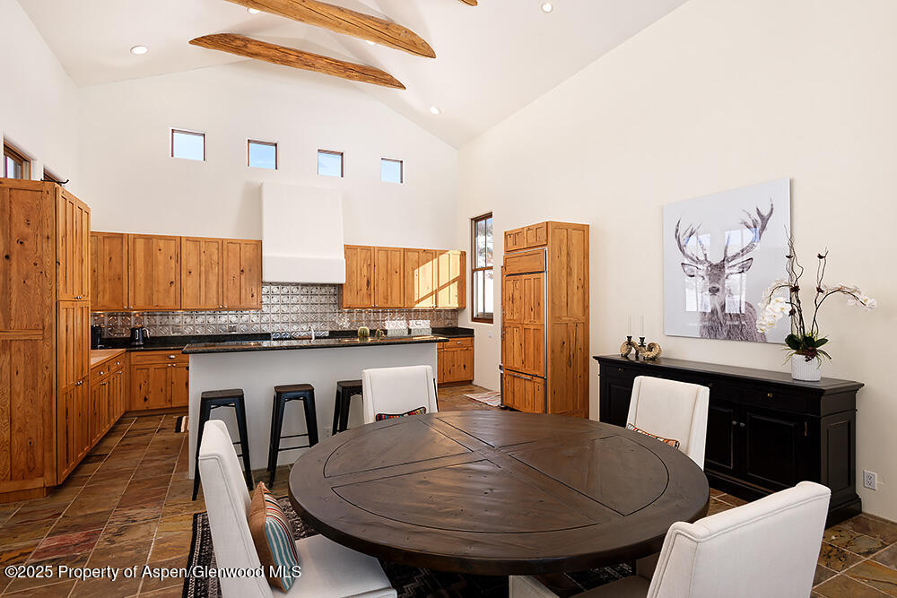 661 Green Meadow Drive Property Photo 6