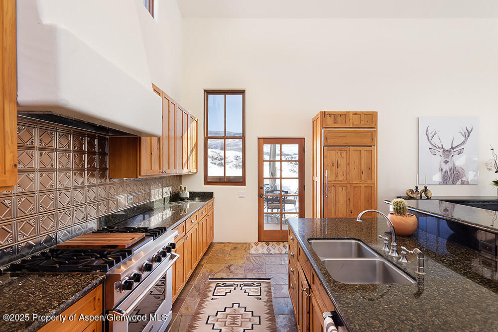661 Green Meadow Drive Property Photo 10