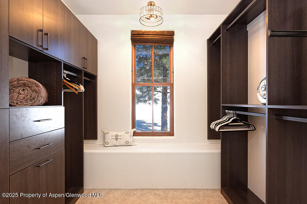 661 Green Meadow Drive Property Photo 17