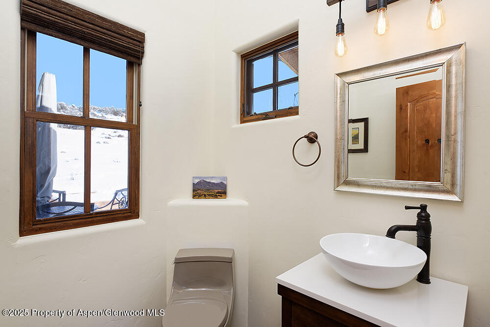 661 Green Meadow Drive Property Photo 28