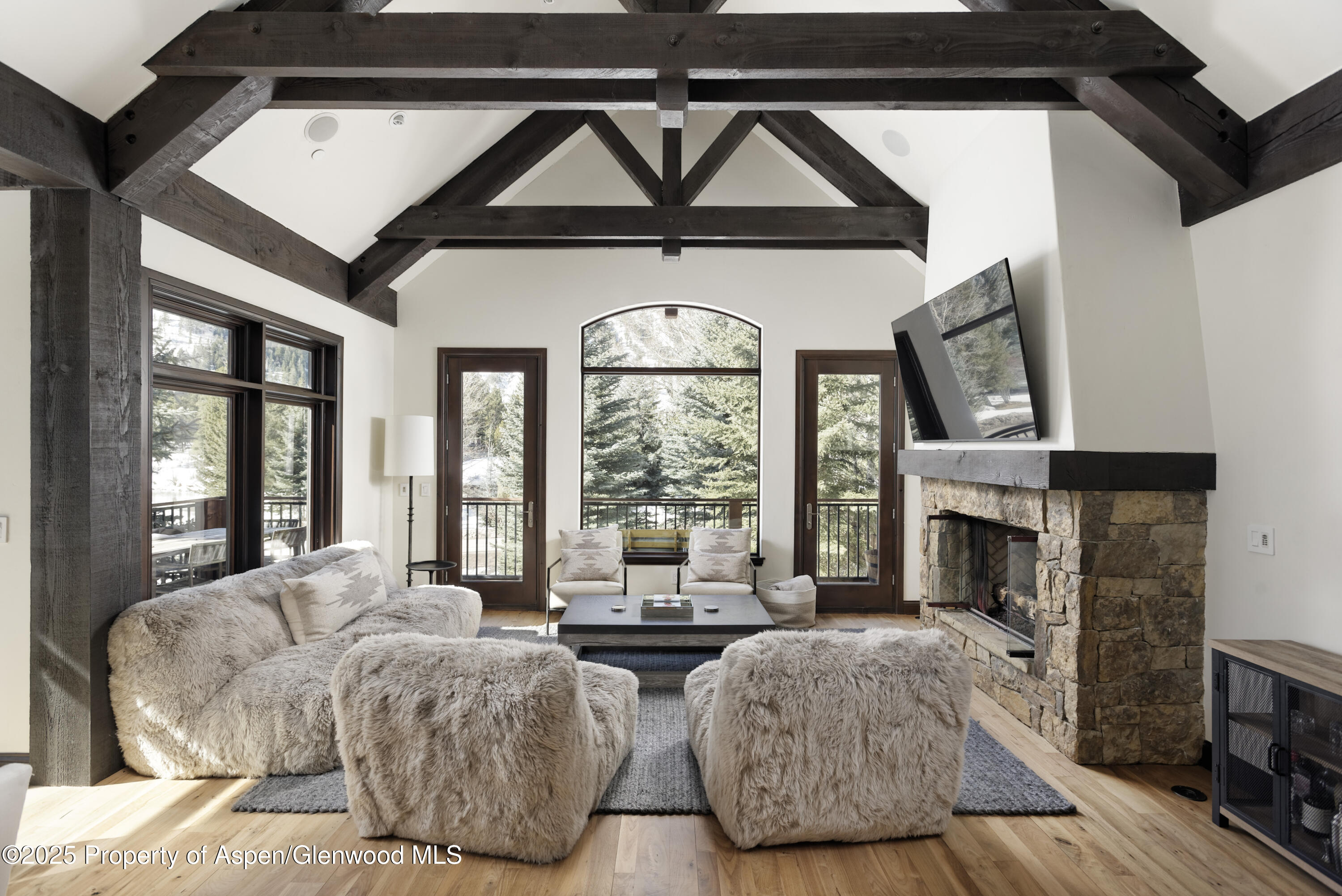 42553 Highway 82 Property Photo 1