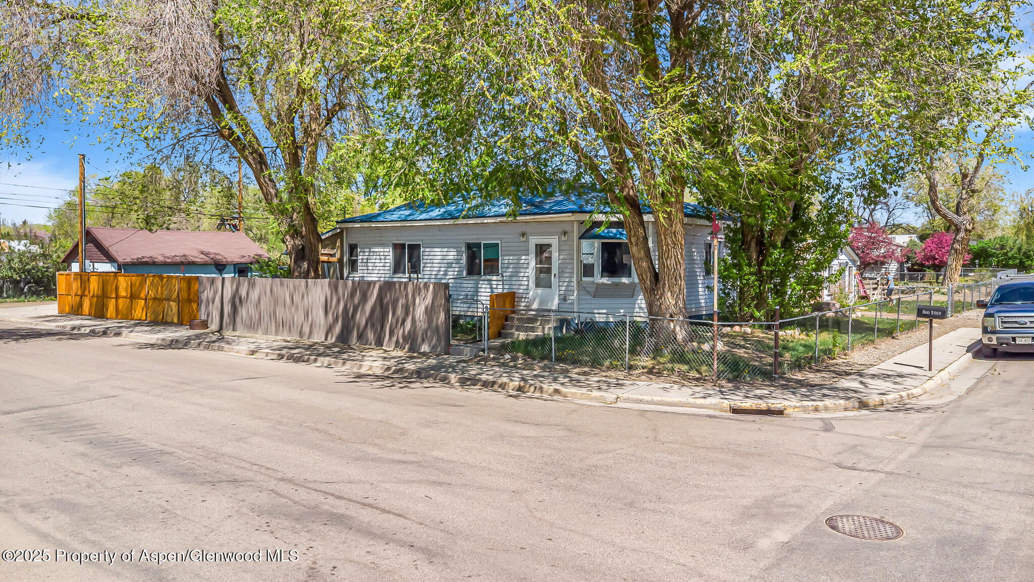 600 Rose Street Property Photo
