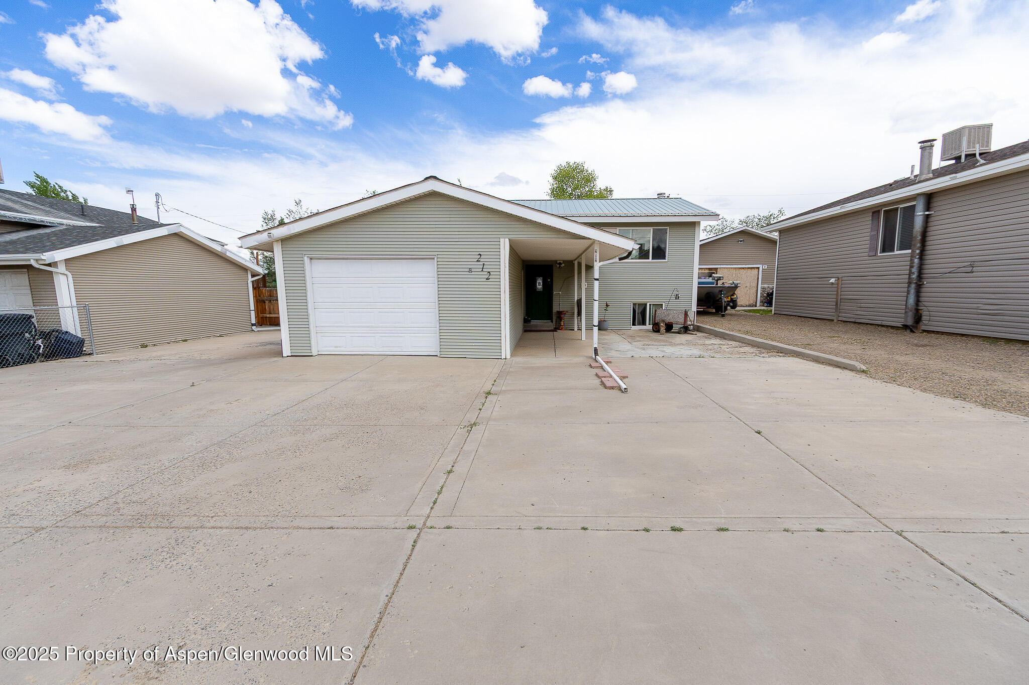 212 River Road Property Photo 1