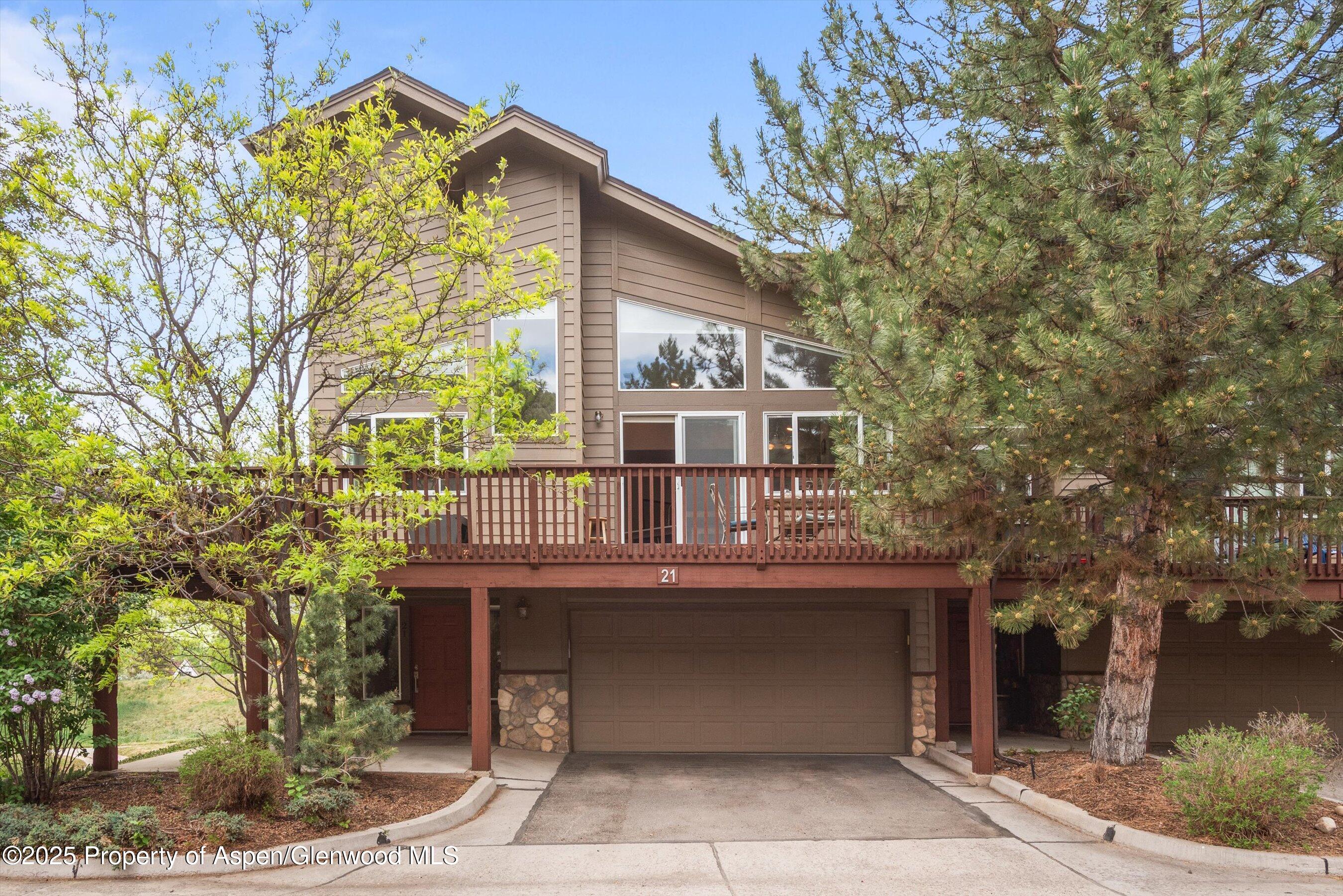 21 Pine Ridge Road