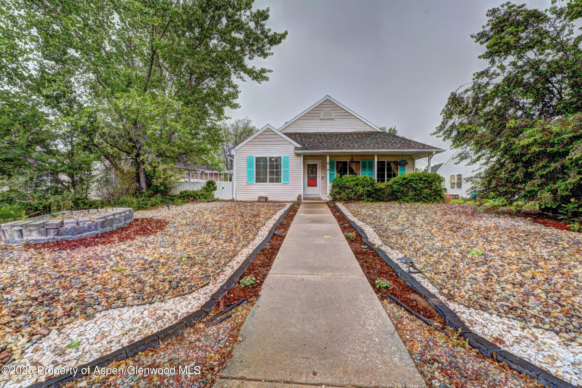 2745 Acacia Avenue Property Photo