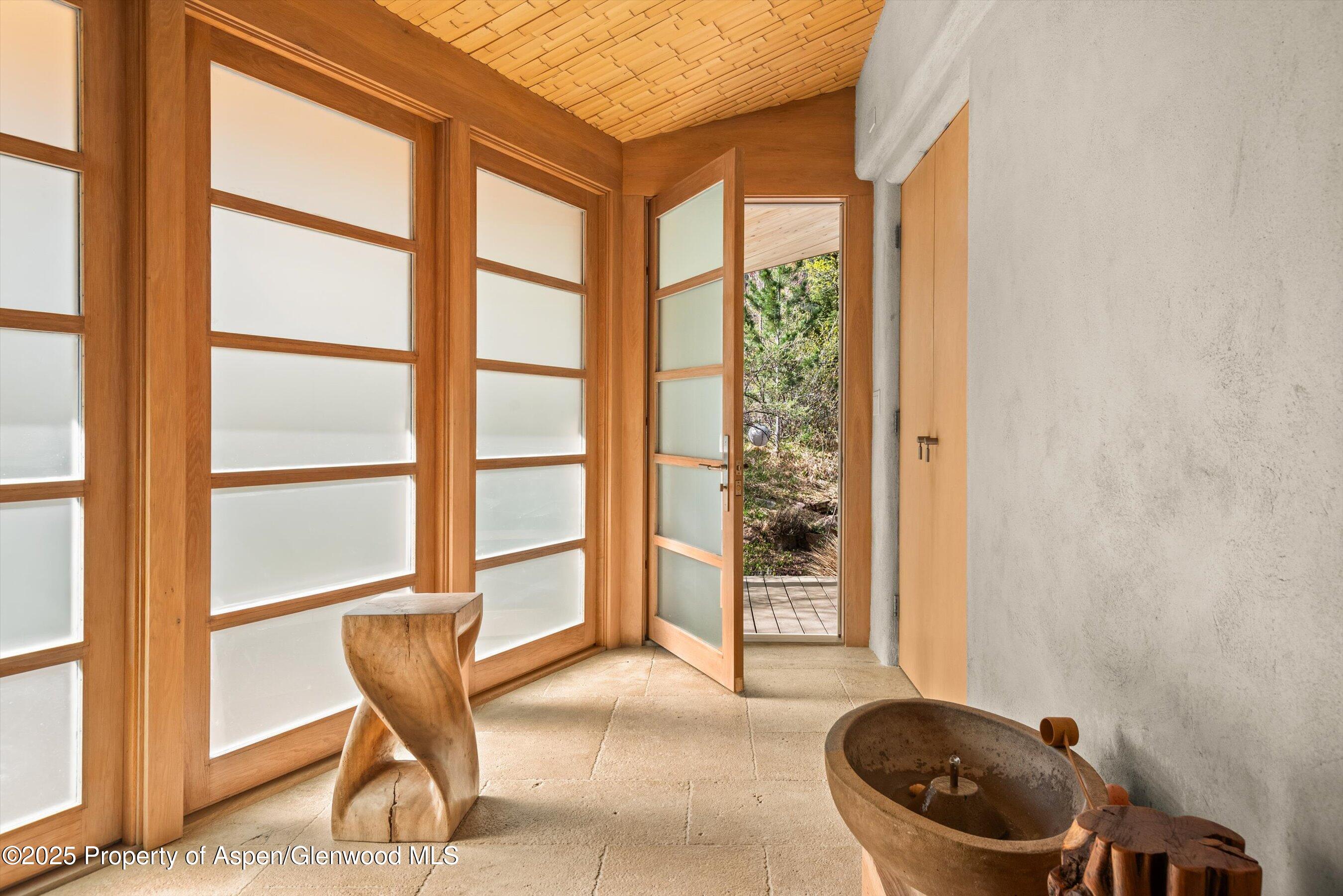 515 Park Circle Property Photo 2