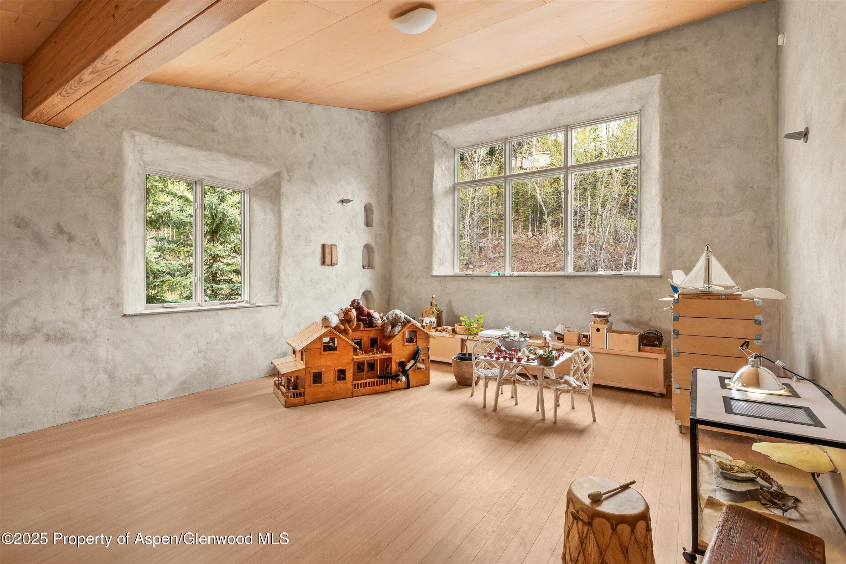 515 Park Circle Property Photo 15