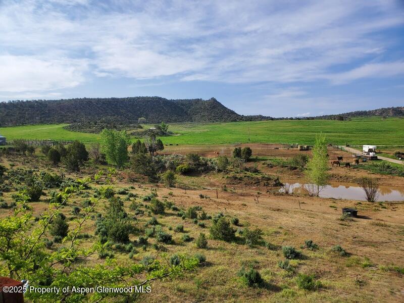 6526 County Road 331 Property Photo 1