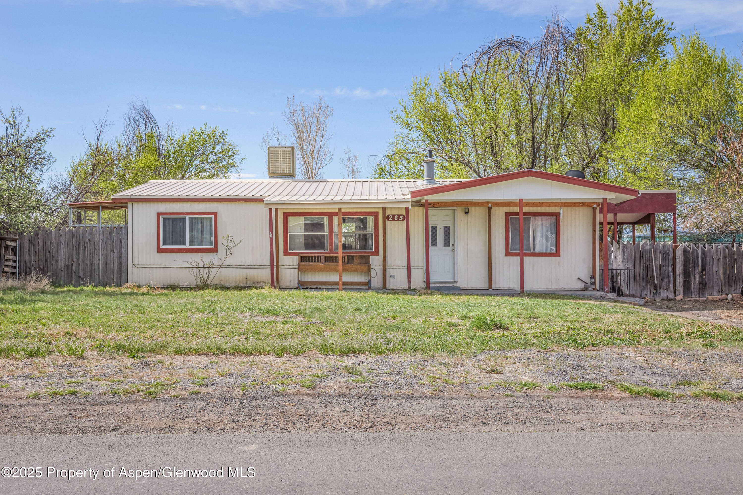 265 Sw 11th Avenue Property Photo 1