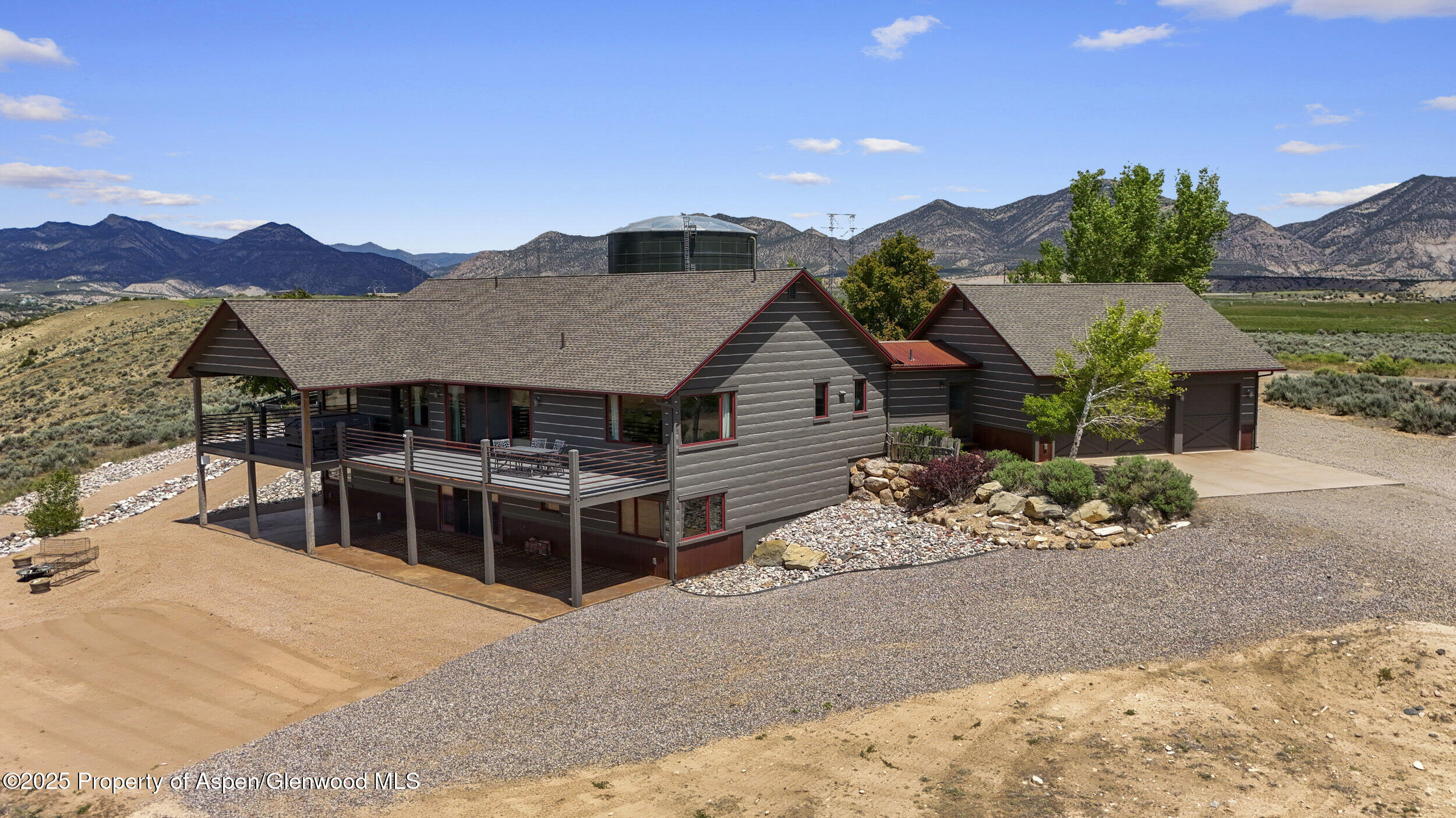 164 Booms Place Property Photo 3