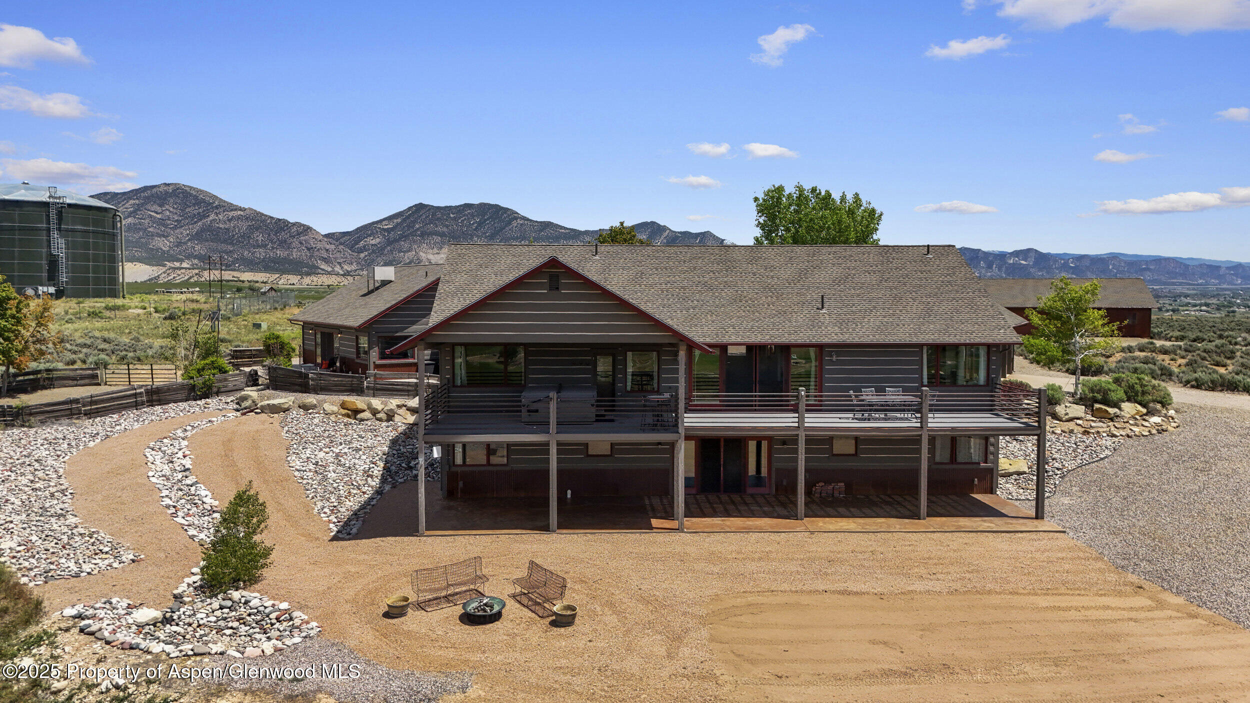 164 Booms Place Property Photo 4