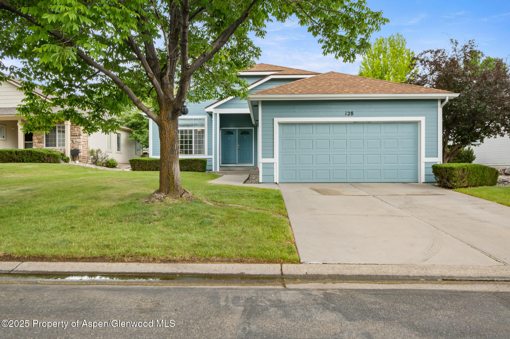 128 Limberpine Circle Property Photo 1