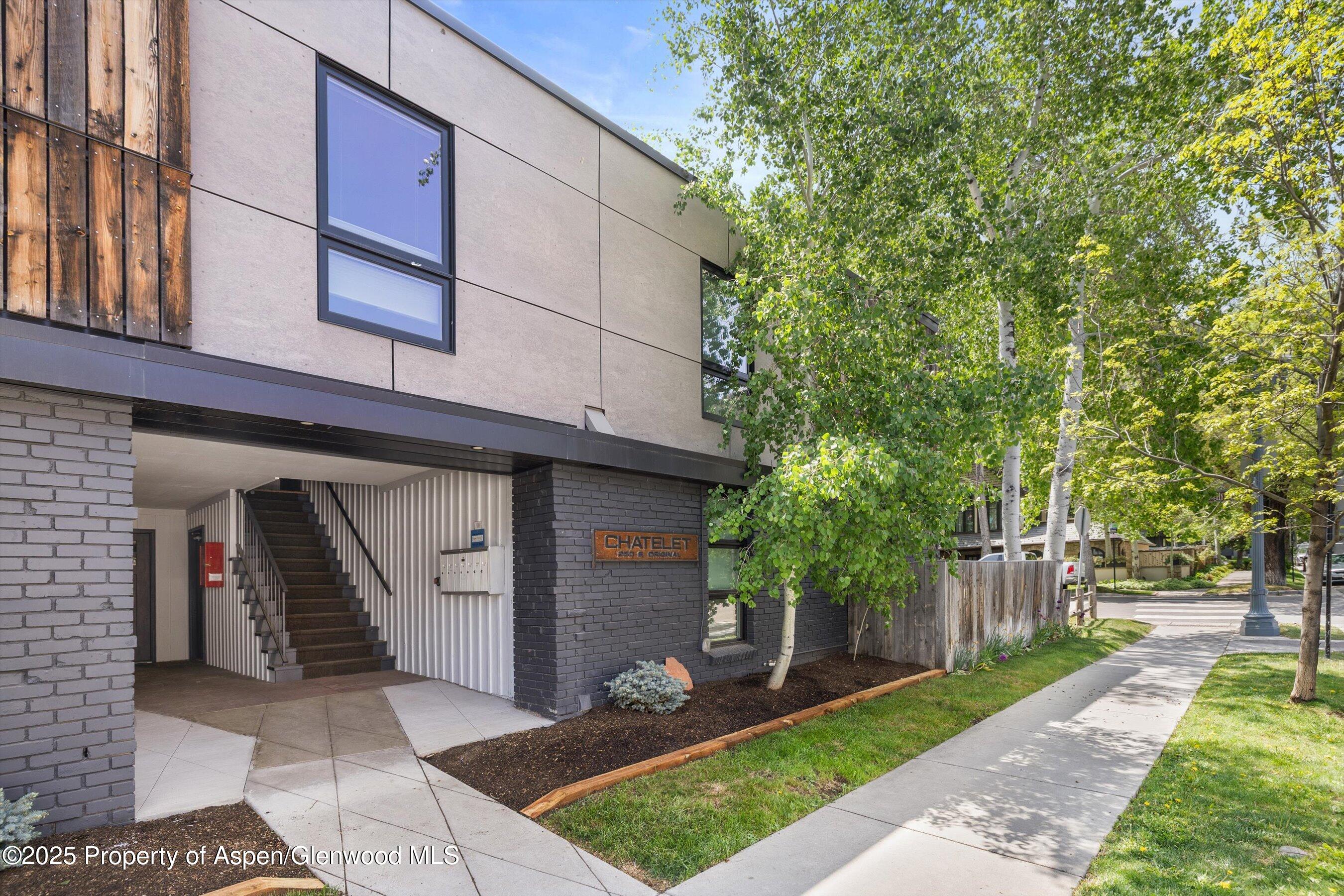 250 S Original Street, B Property Photo 9